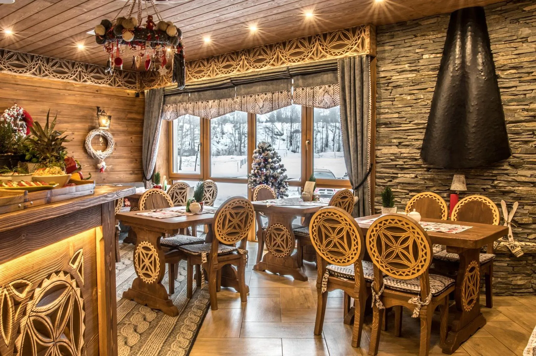 Restaurant/places to eat in Villa Adamo & Relax