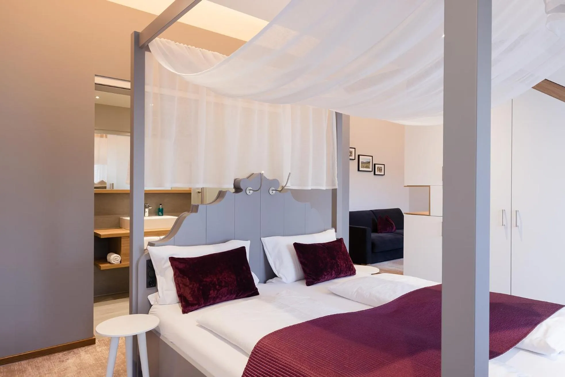 Photo of the whole room, Bed in Hotel Restaurant zur Marienburg