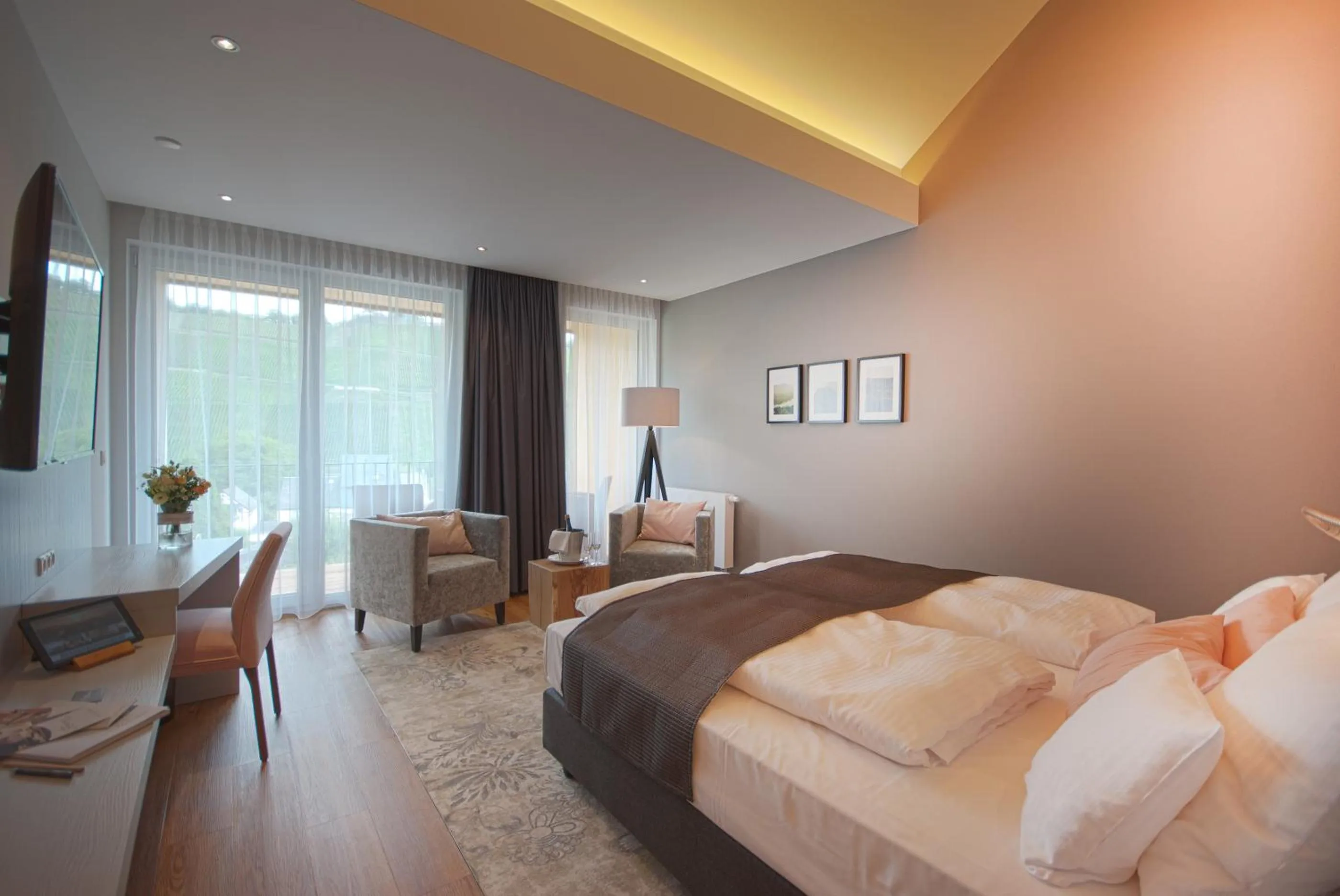 Photo of the whole room, Bed in Hotel Restaurant zur Marienburg