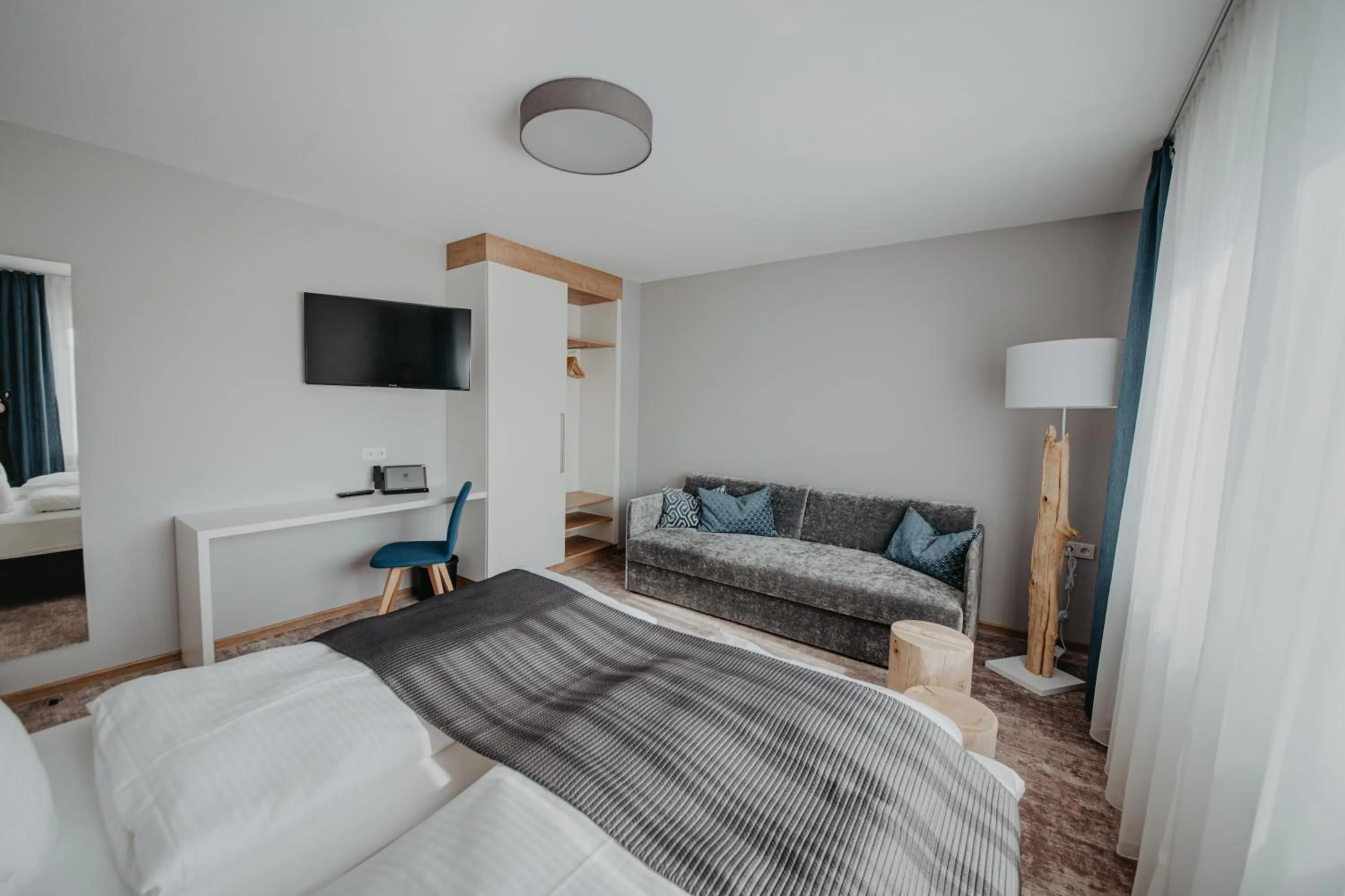 Photo of the whole room, Bed in Hotel Restaurant zur Marienburg