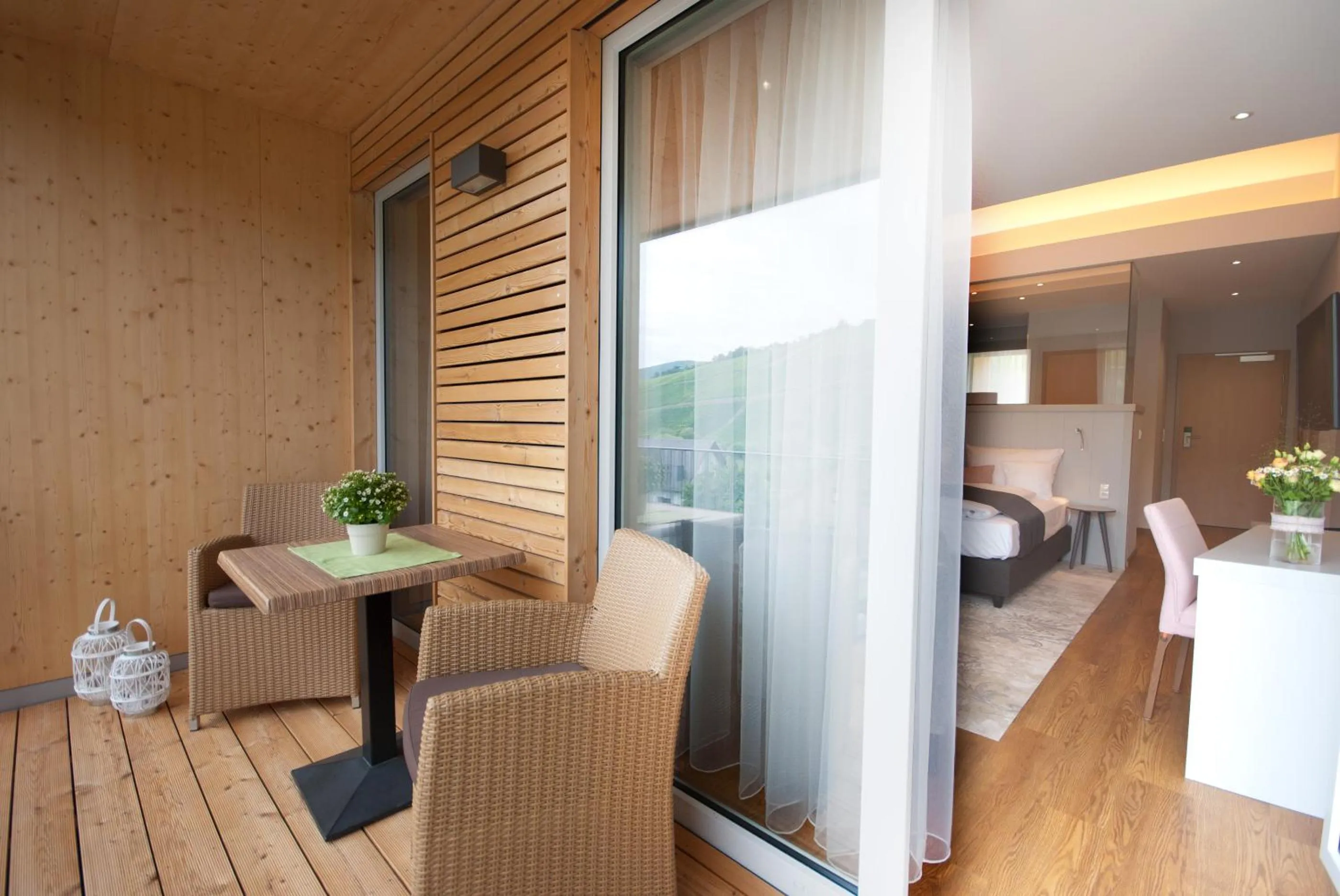 Balcony/Terrace, Bed in Hotel Restaurant zur Marienburg