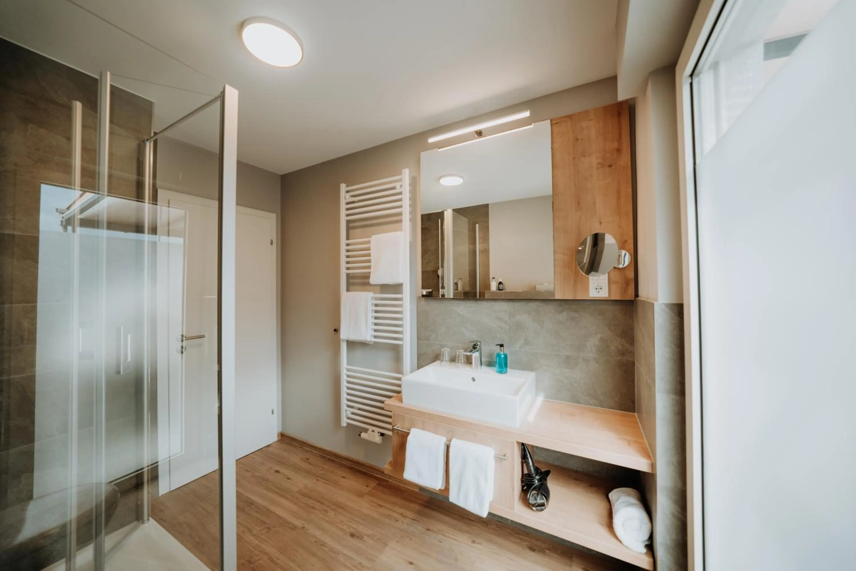 Shower in Hotel Restaurant zur Marienburg