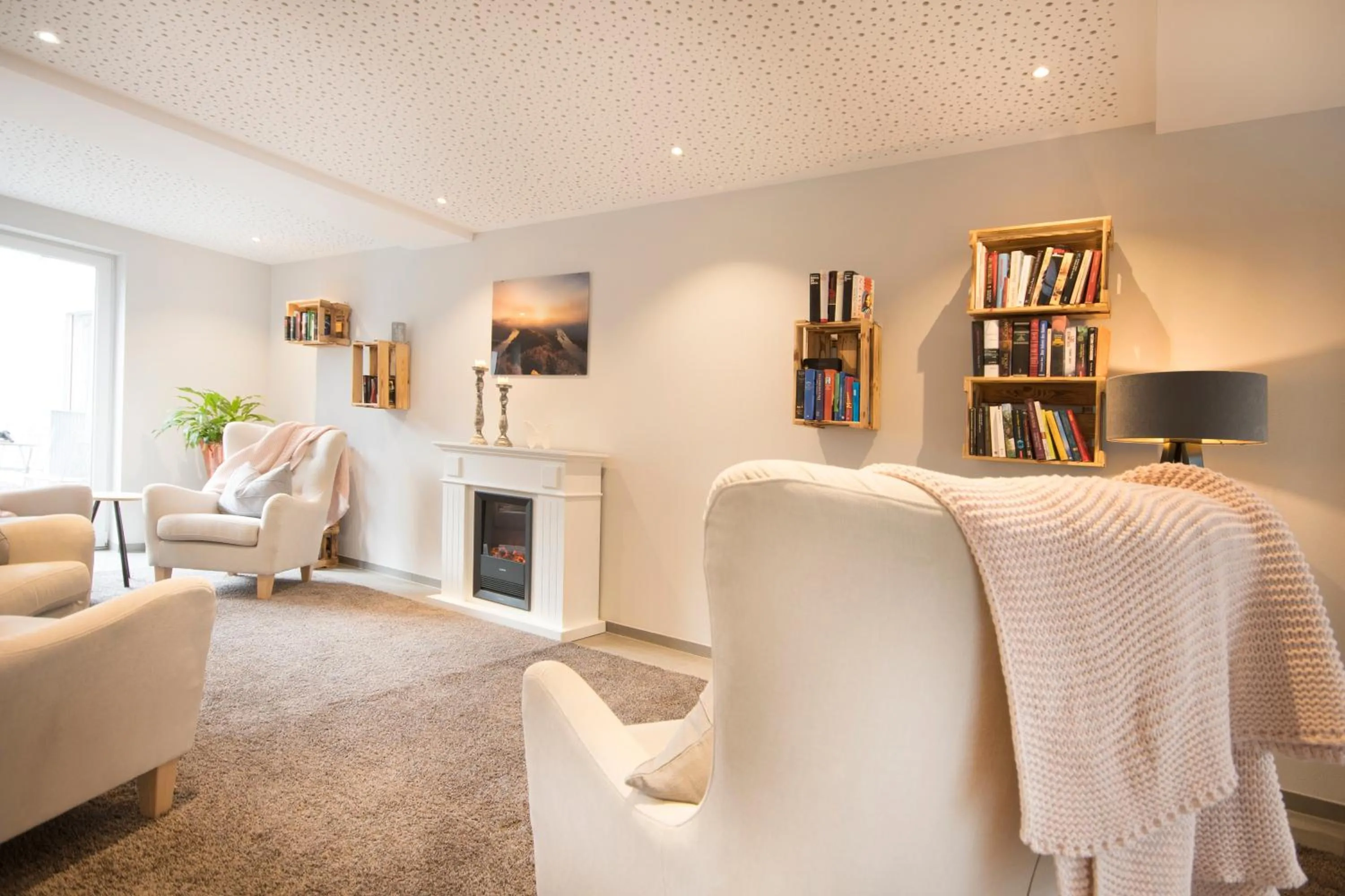 Communal lounge/ TV room in Hotel Restaurant zur Marienburg