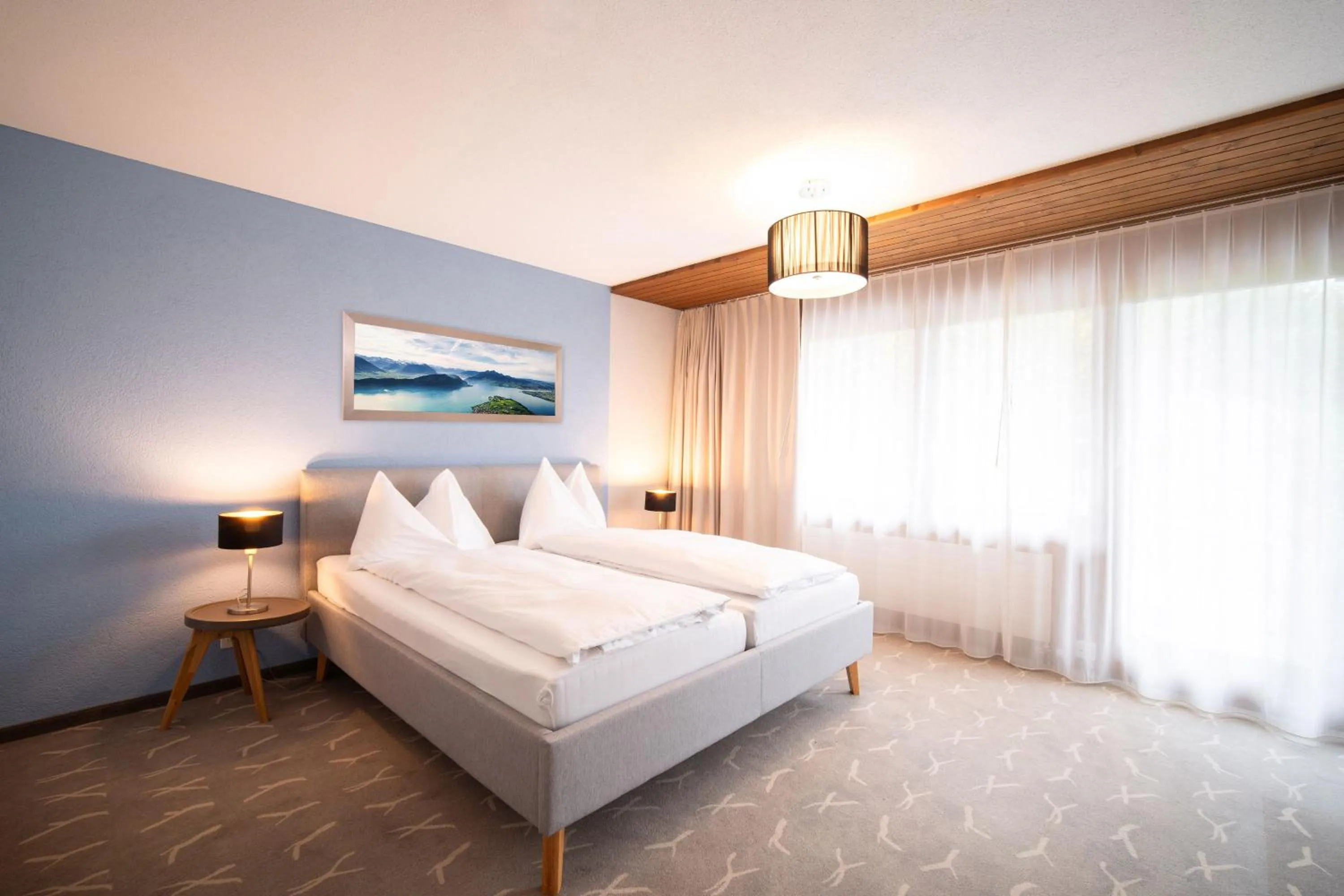 Photo of the whole room, Bed in Seeblick Höhenhotel