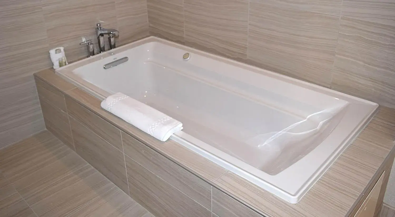 King Suite in Rhythm City Casino & Resort King Suite in Rhythm City Casino & Resort