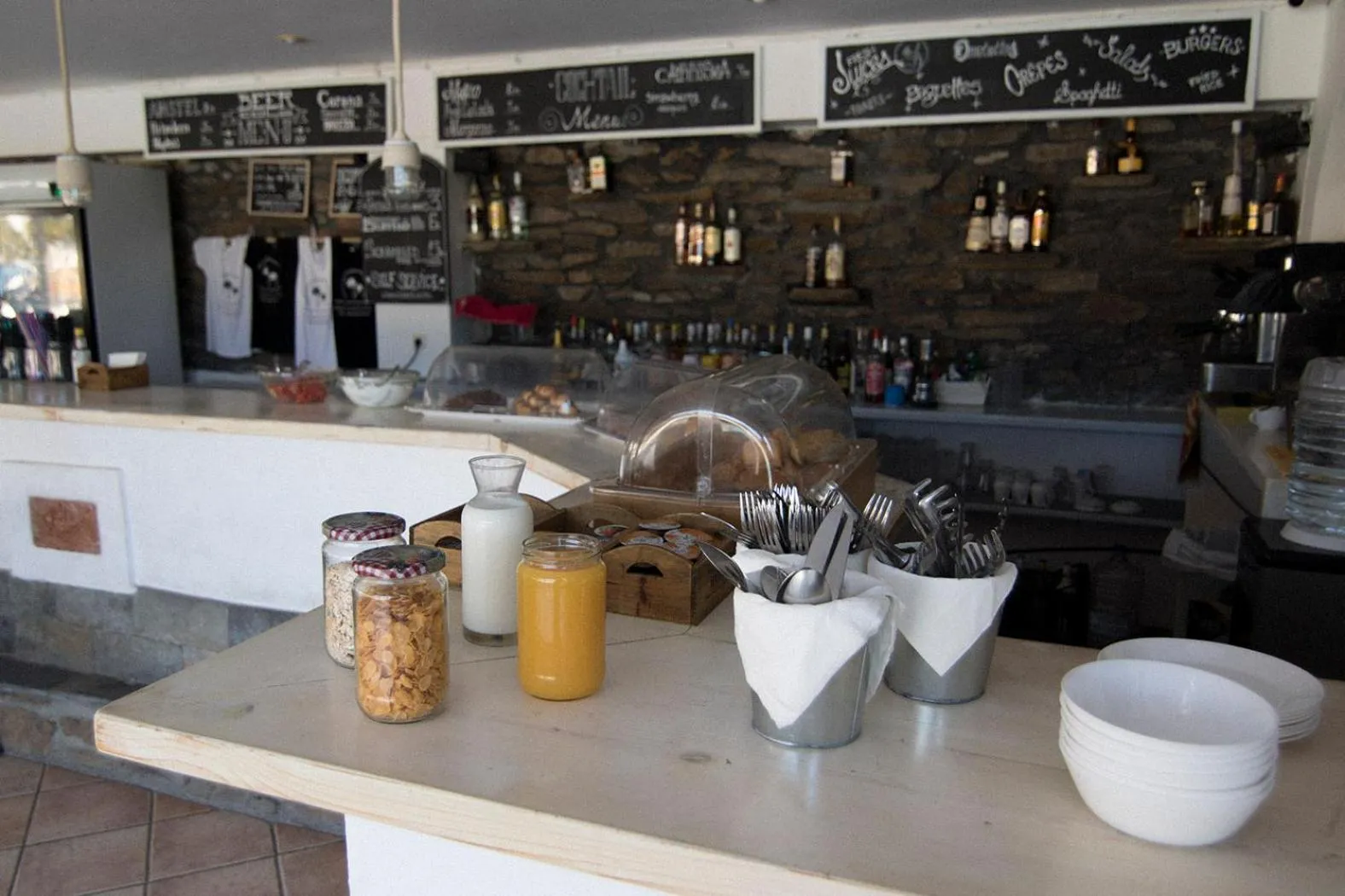 Restaurant/places to eat in Armadoros Hotel / Ios Backpackers