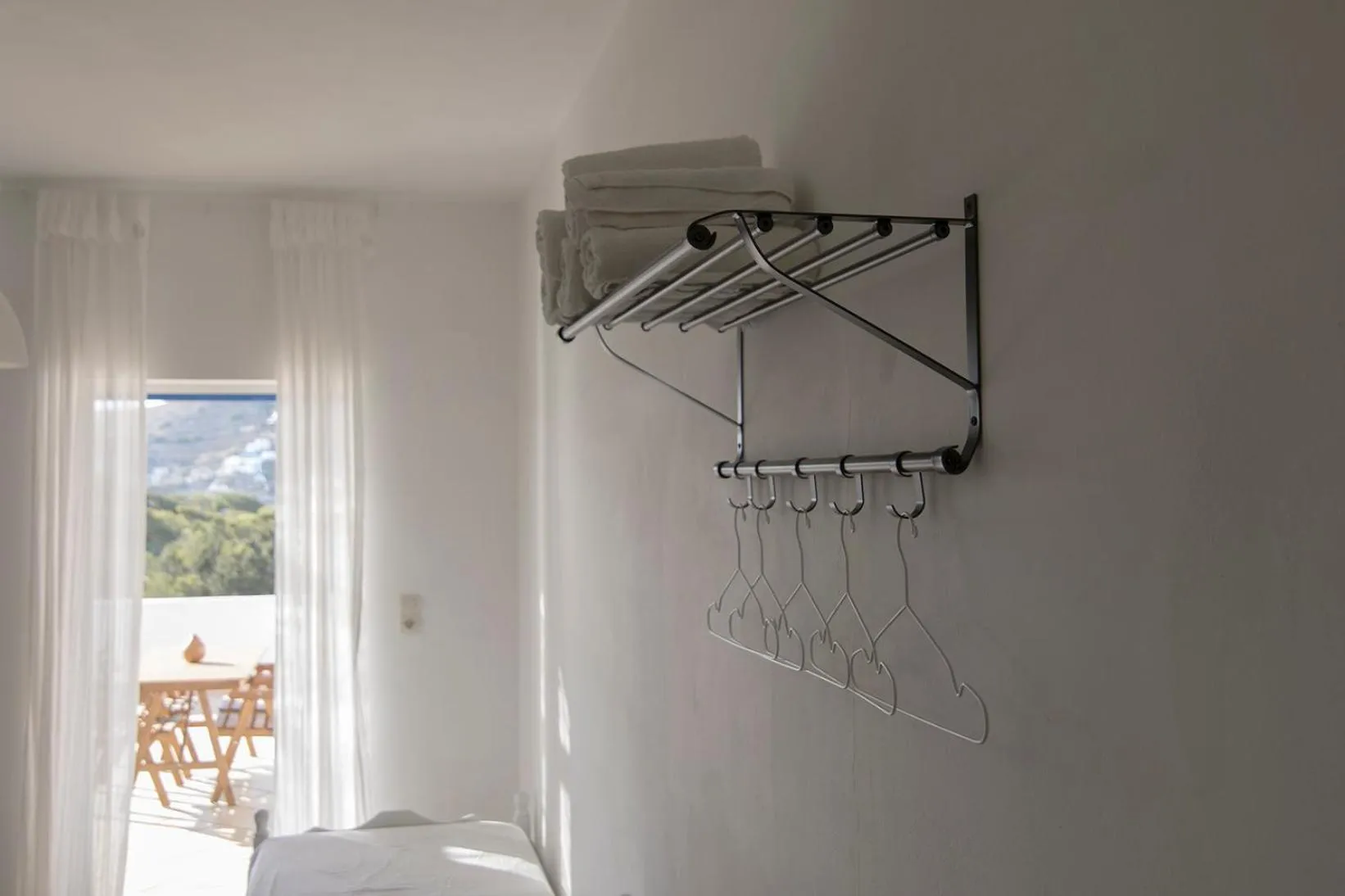 Decorative detail in Armadoros Hotel / Ios Backpackers