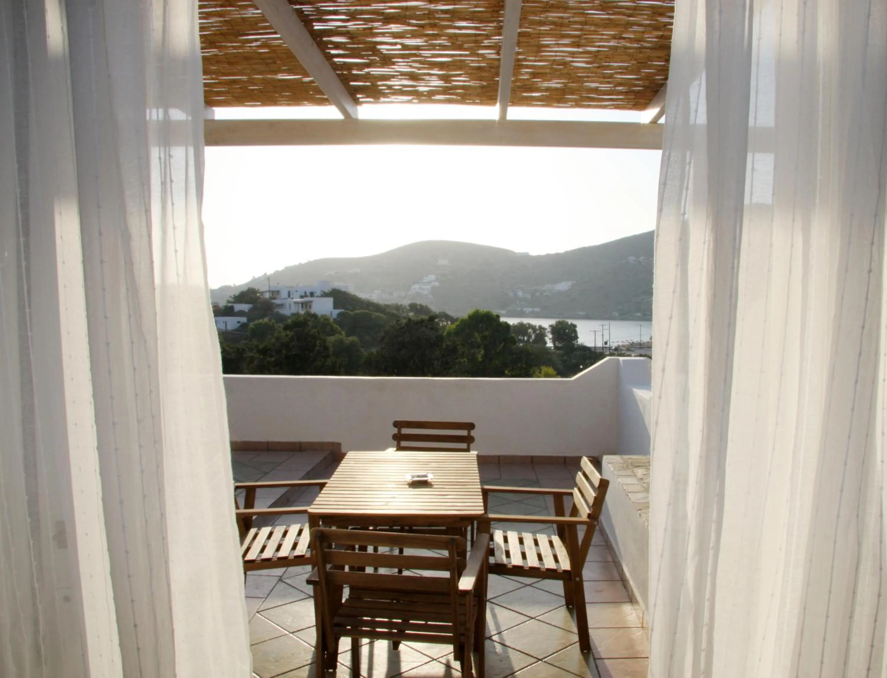 Balcony/Terrace in Armadoros Hotel / Ios Backpackers