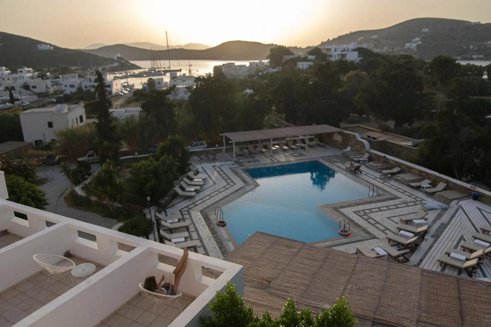 Balcony/Terrace in Armadoros Hotel / Ios Backpackers