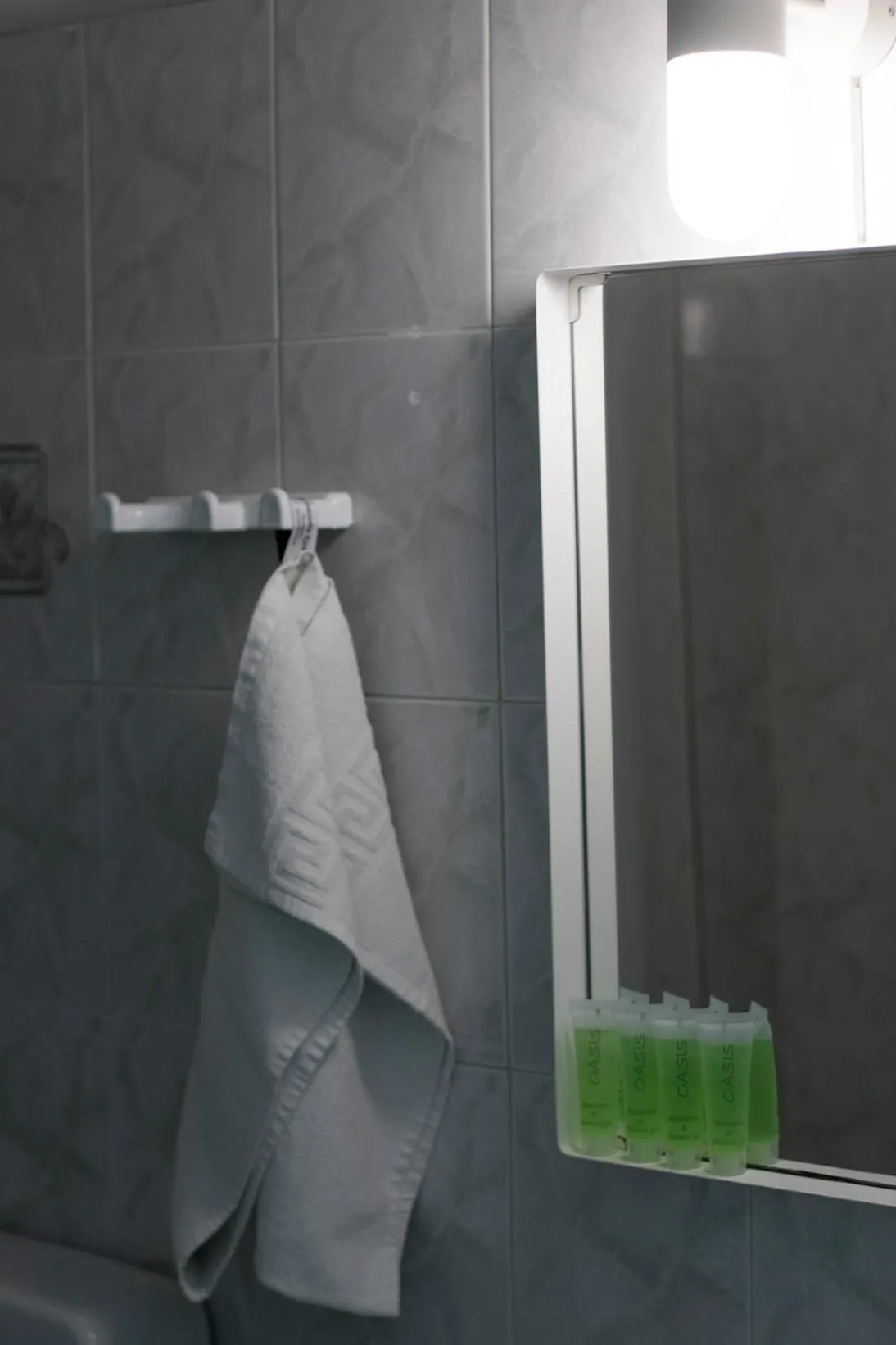Shower in Armadoros Hotel / Ios Backpackers