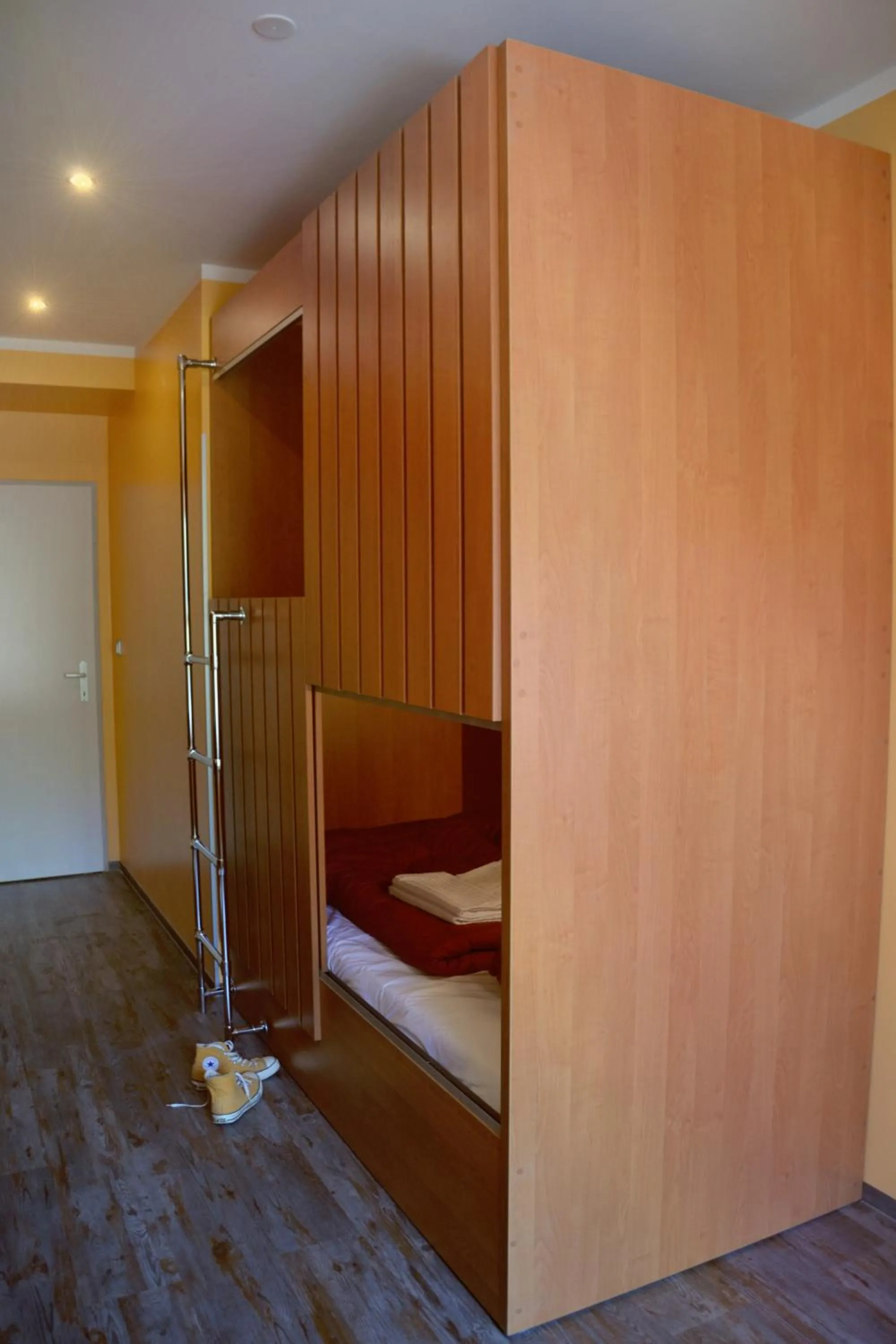 Photo of the whole room, Bed in Do Step Inn Central - Self-Service-Hostel