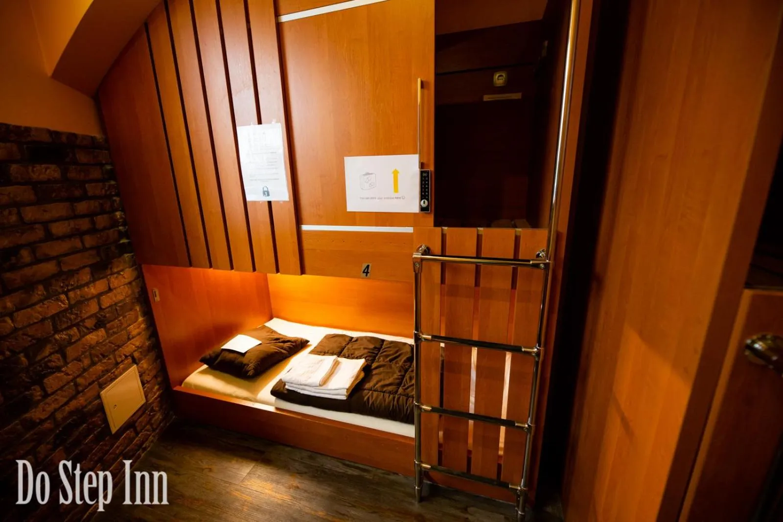 Bed in Do Step Inn Central - Self-Service-Hostel