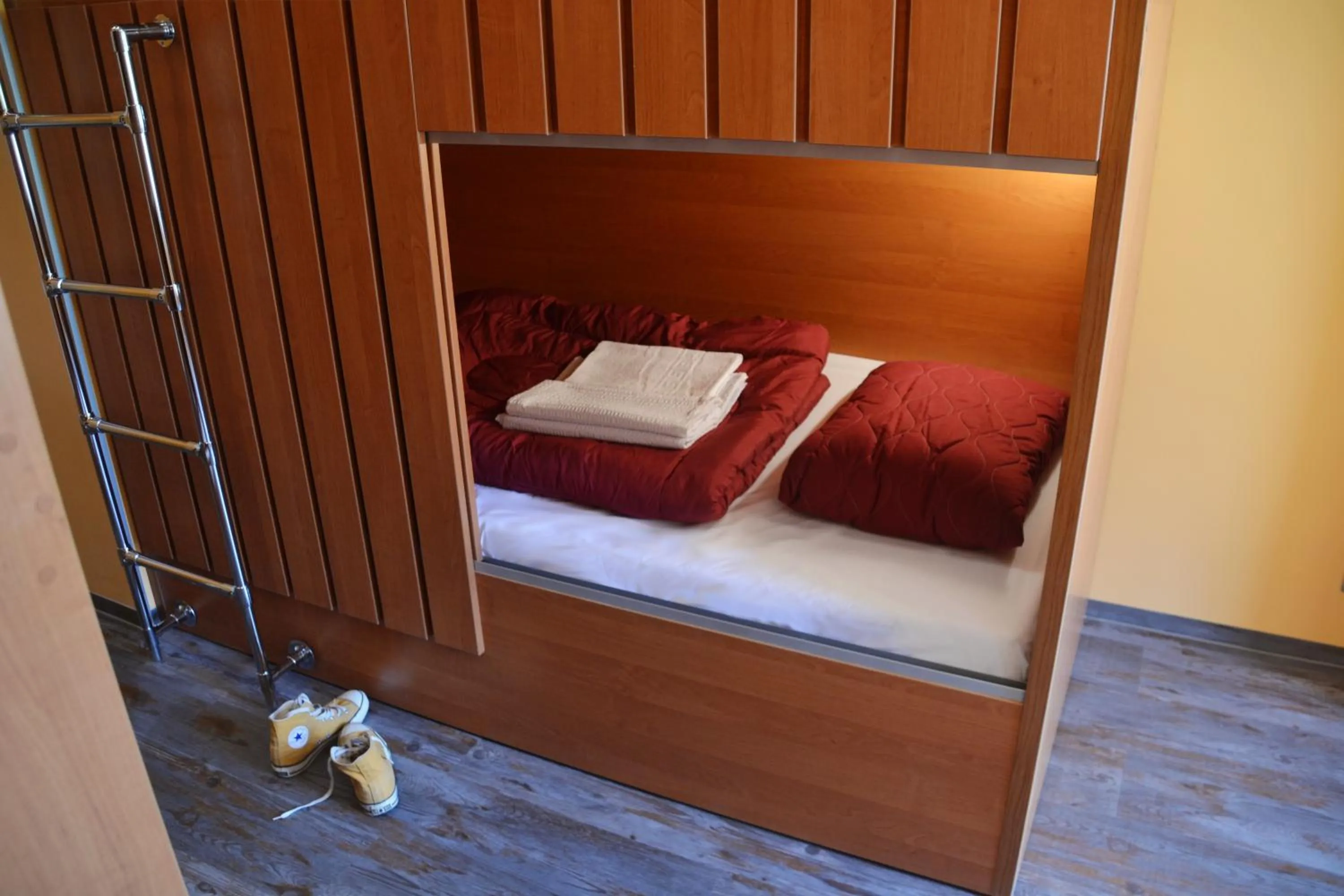 Photo of the whole room, Bed in Do Step Inn Central - Self-Service-Hostel