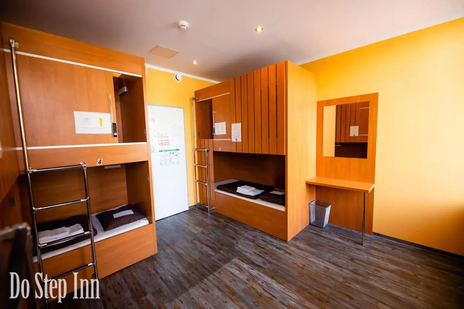 Triple Room with Shared Bathroom in Do Step Inn Central - Self-Service-Hostel Triple Room with Shared Bathroom in Do Step Inn Central - Self-Service-Hostel