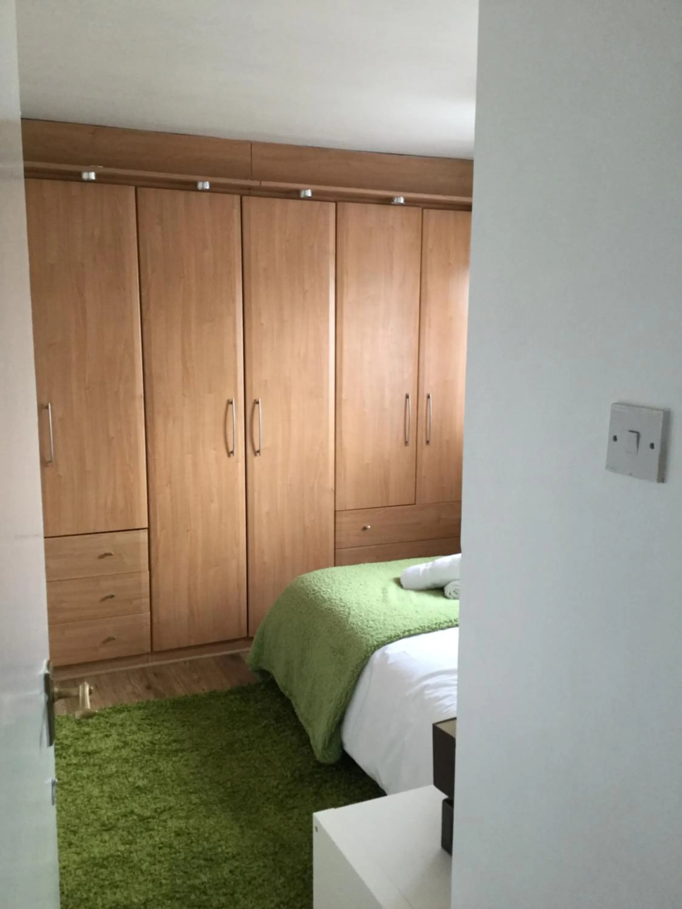 Bed in 4 Bed House next to Basildon Town Centre