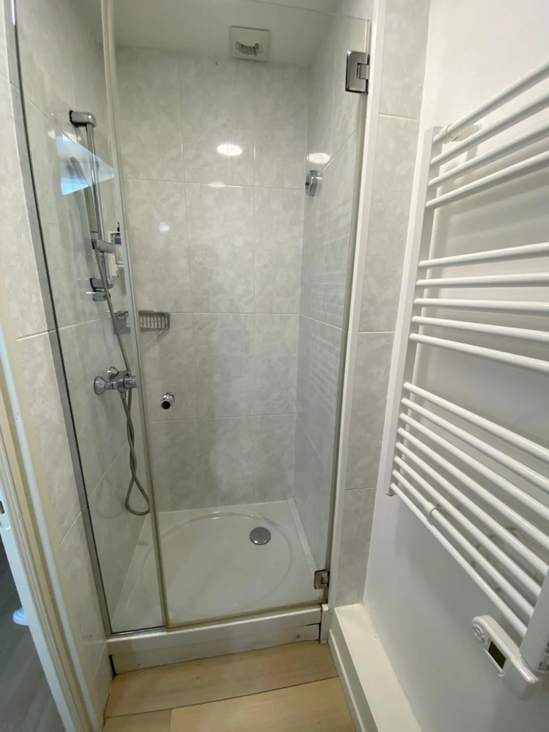 Bathroom in Hôtel De Wimereux