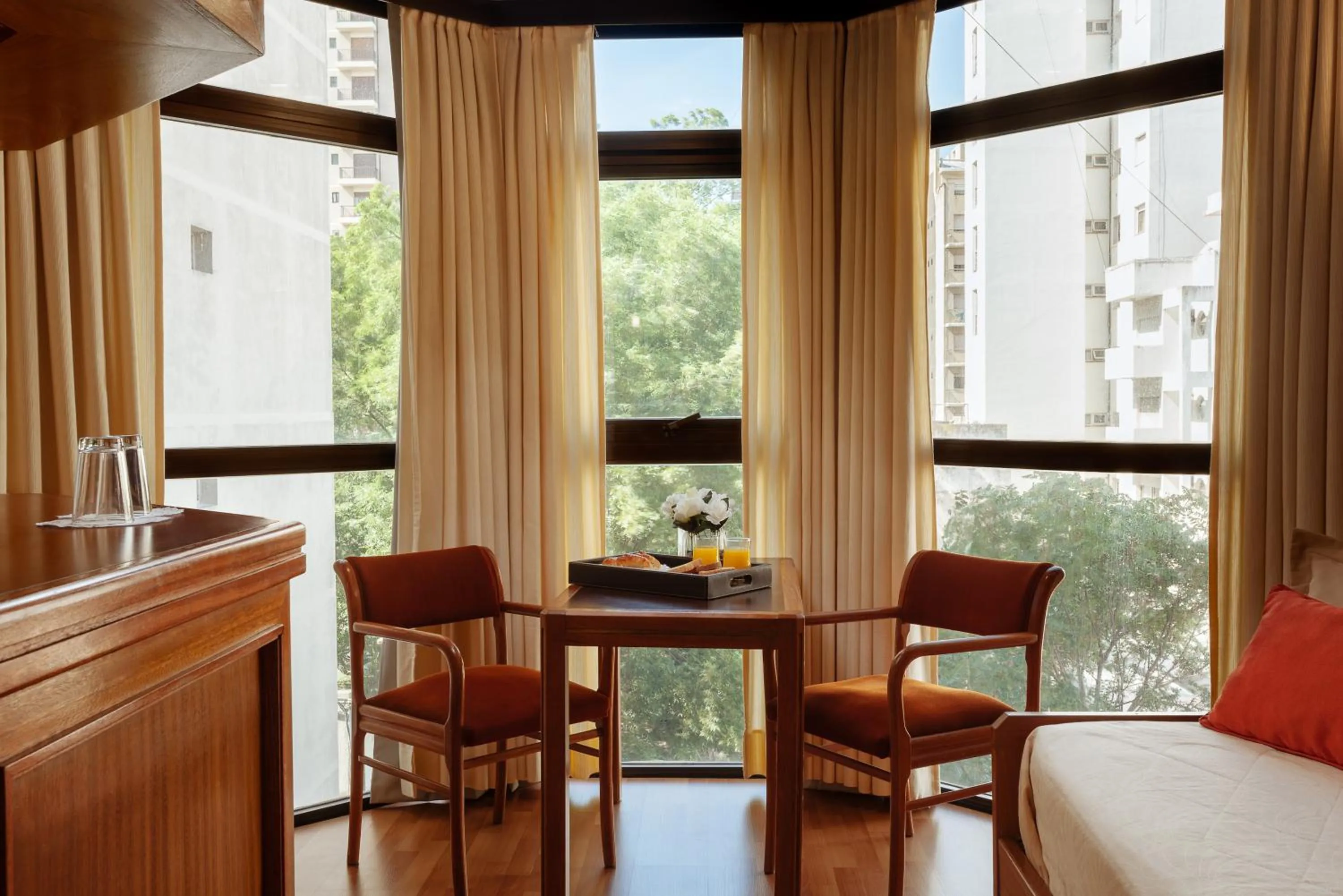 Living room in Primacy Hotel