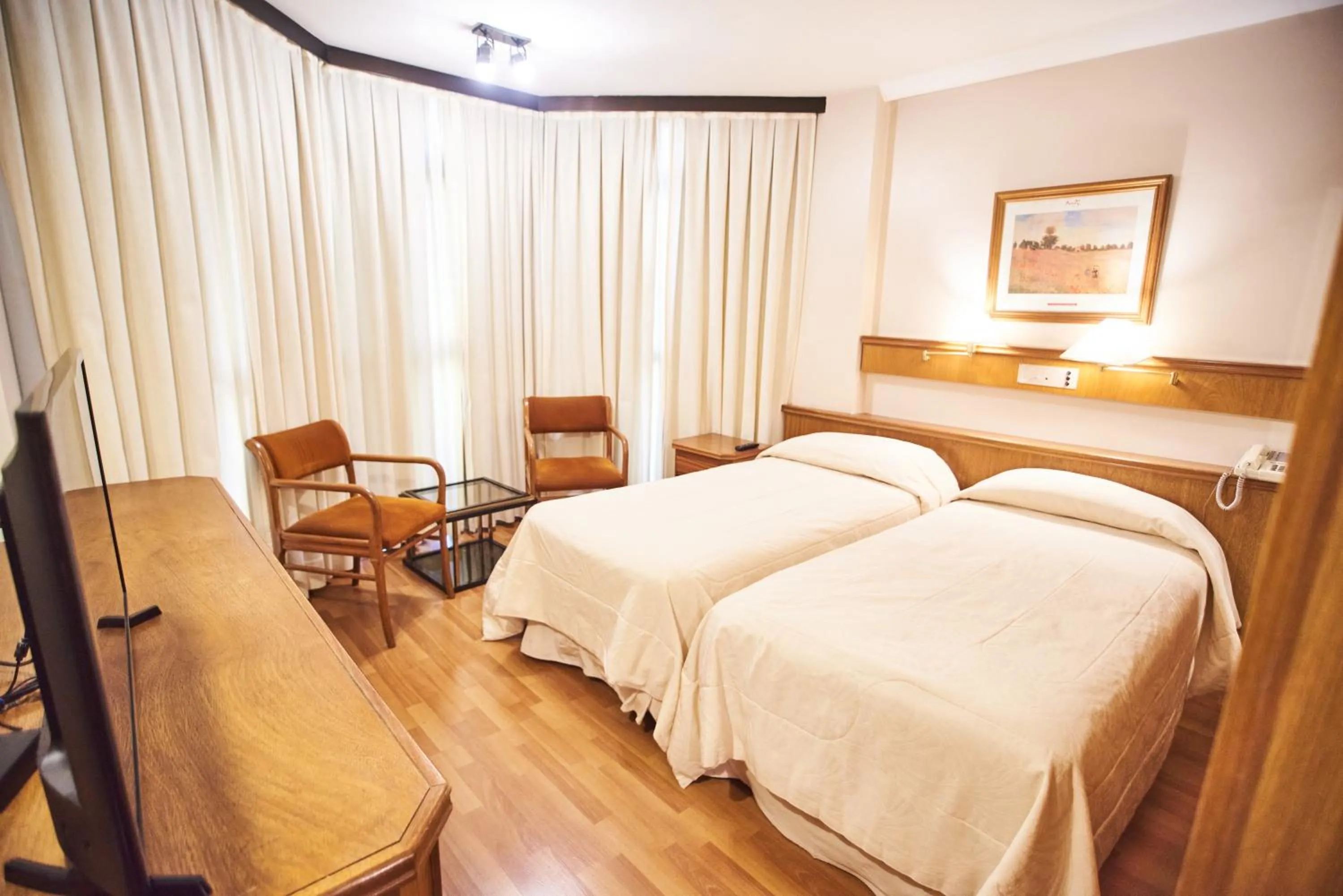 Bedroom, Bed in Primacy Hotel