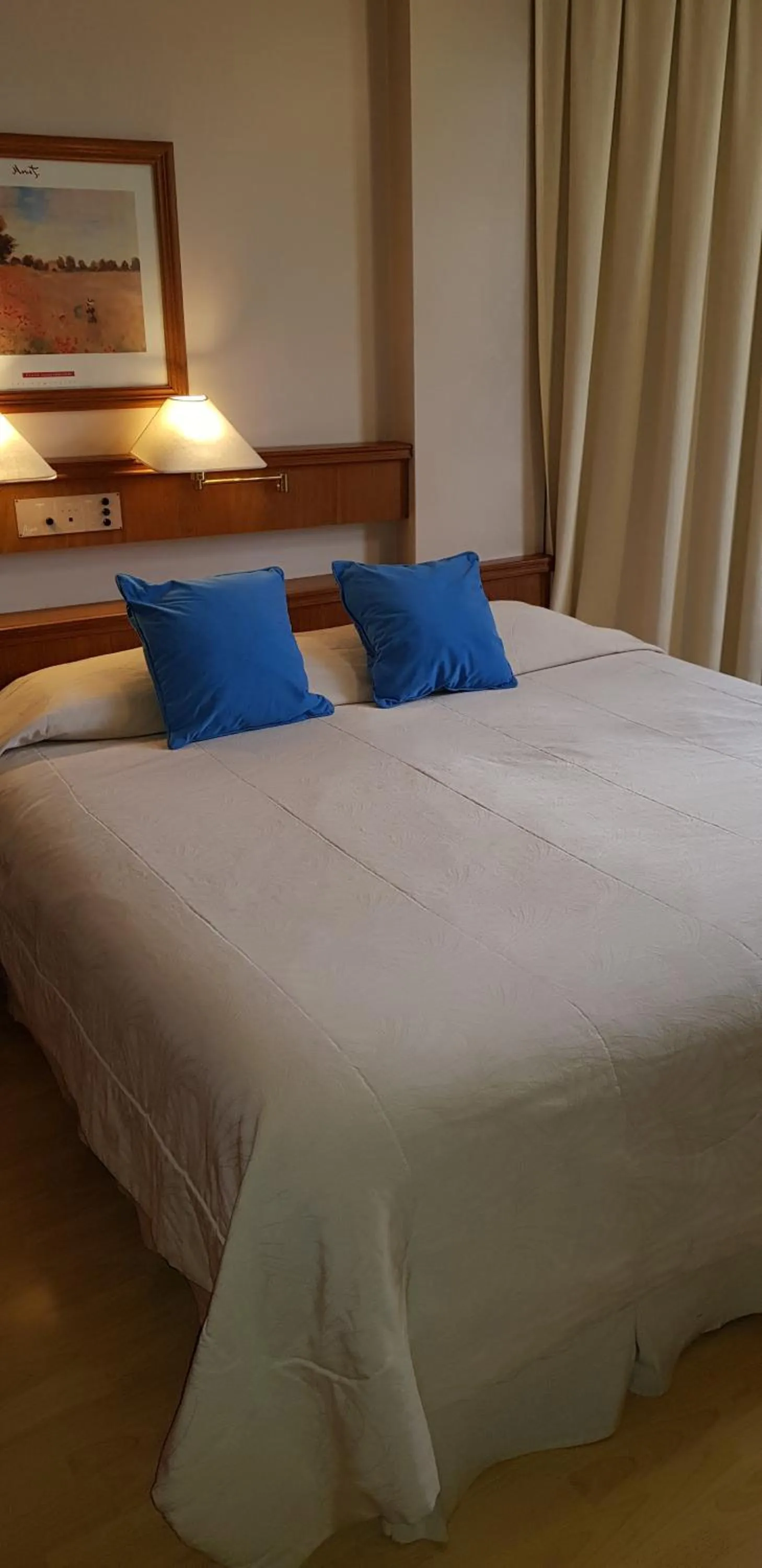 Bedroom, Bed in Primacy Hotel