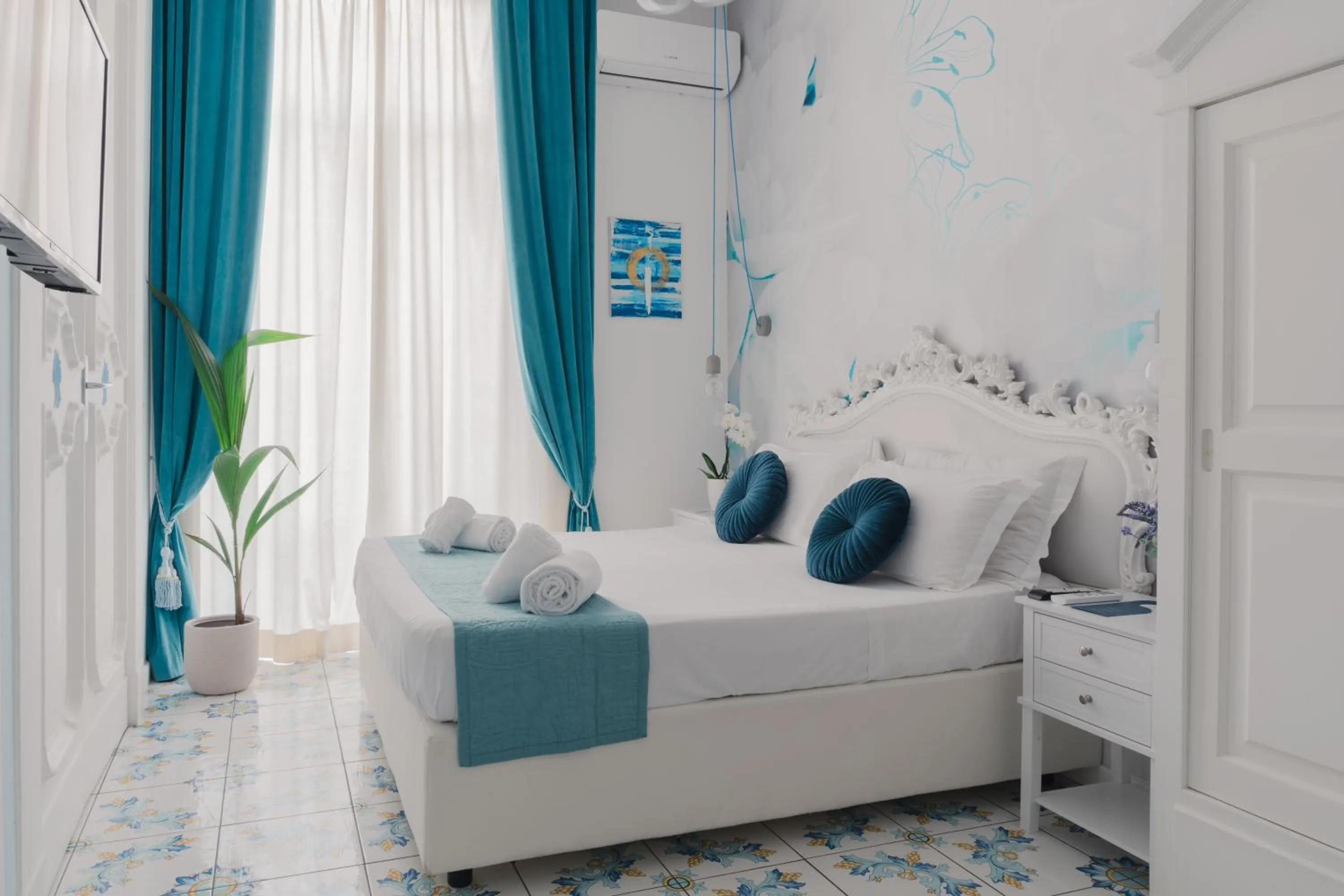 Bed in Palazzo Chiatamone