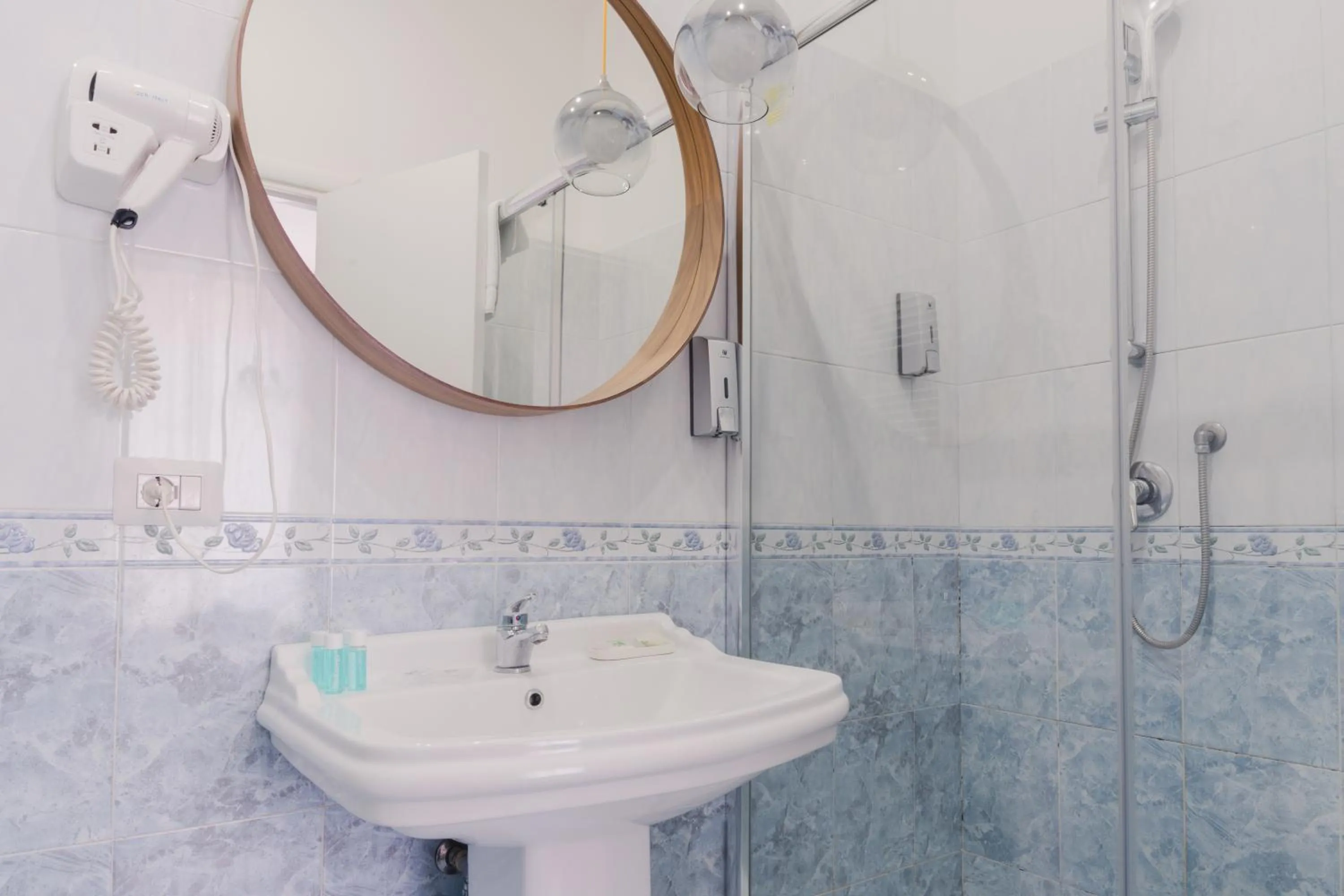 Bathroom in Palazzo Chiatamone