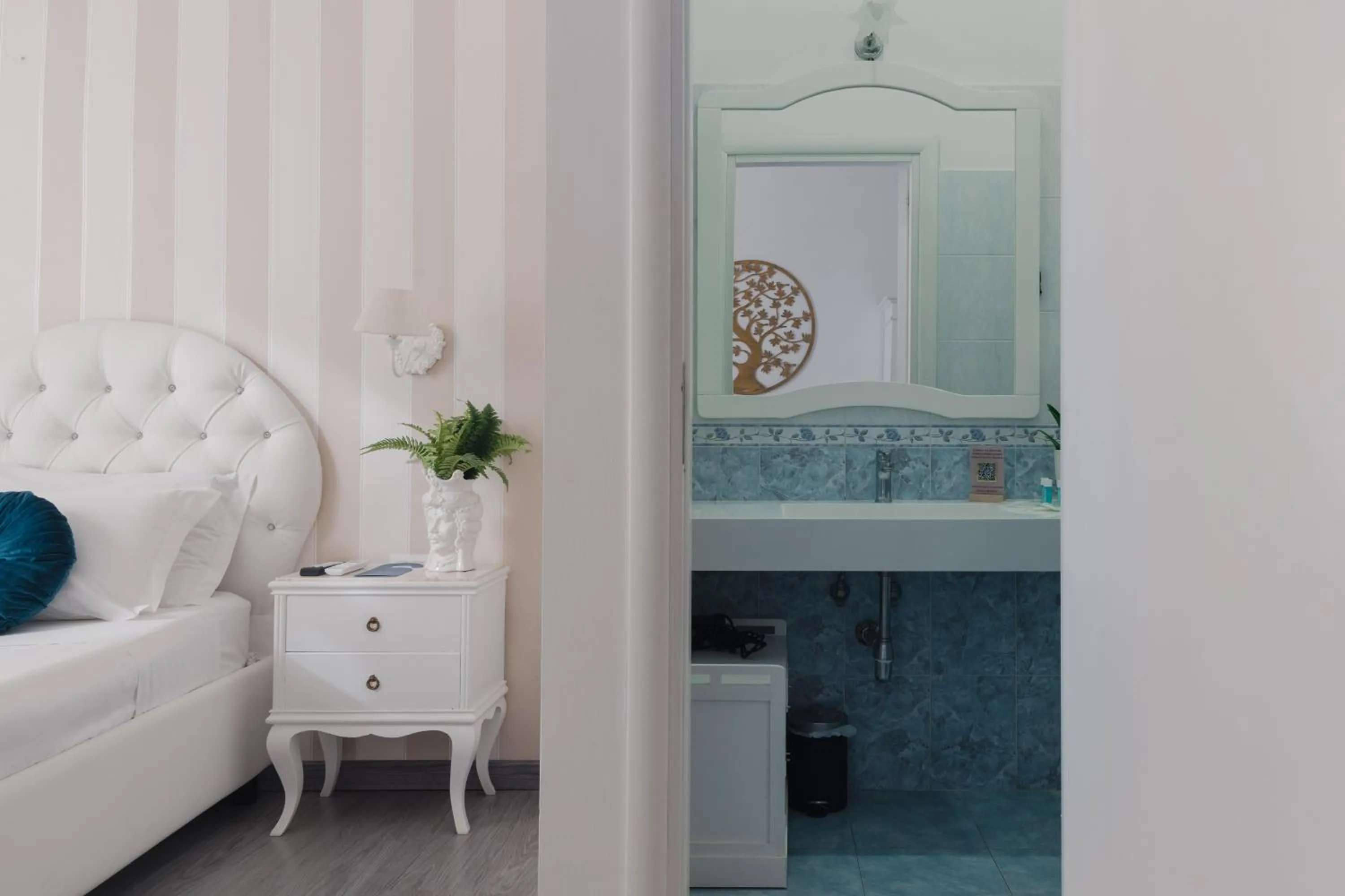 Bed in Palazzo Chiatamone