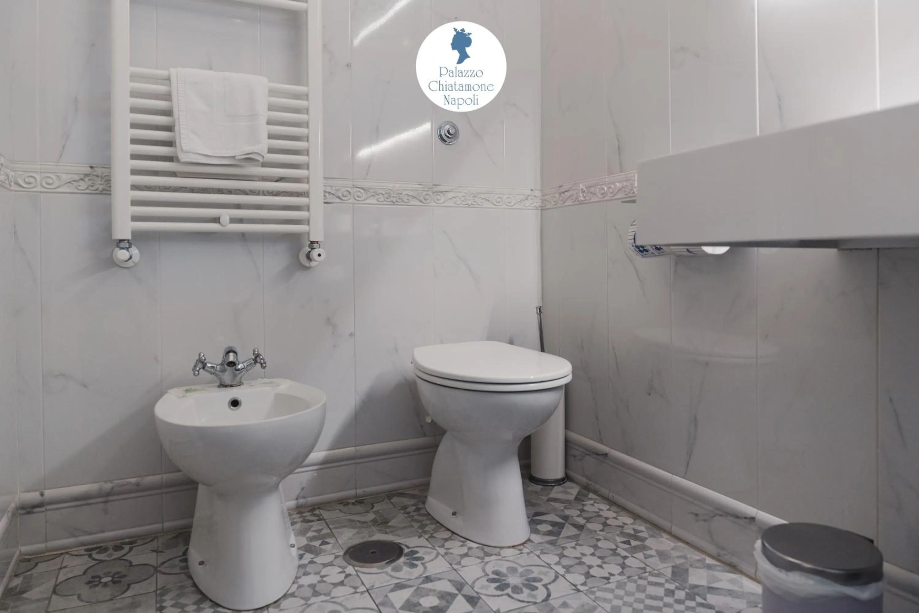 Toilet in Palazzo Chiatamone