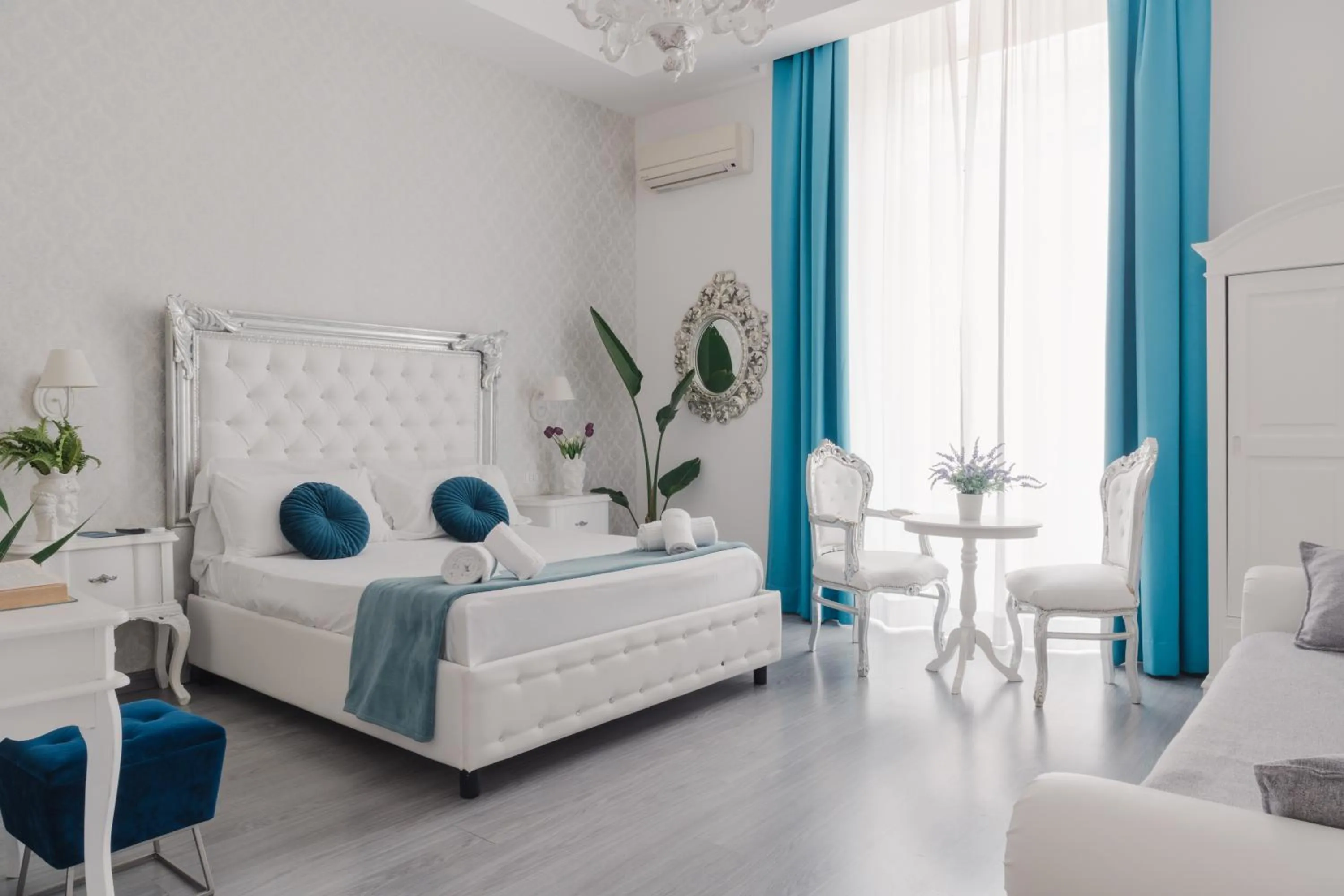 Bed in Palazzo Chiatamone