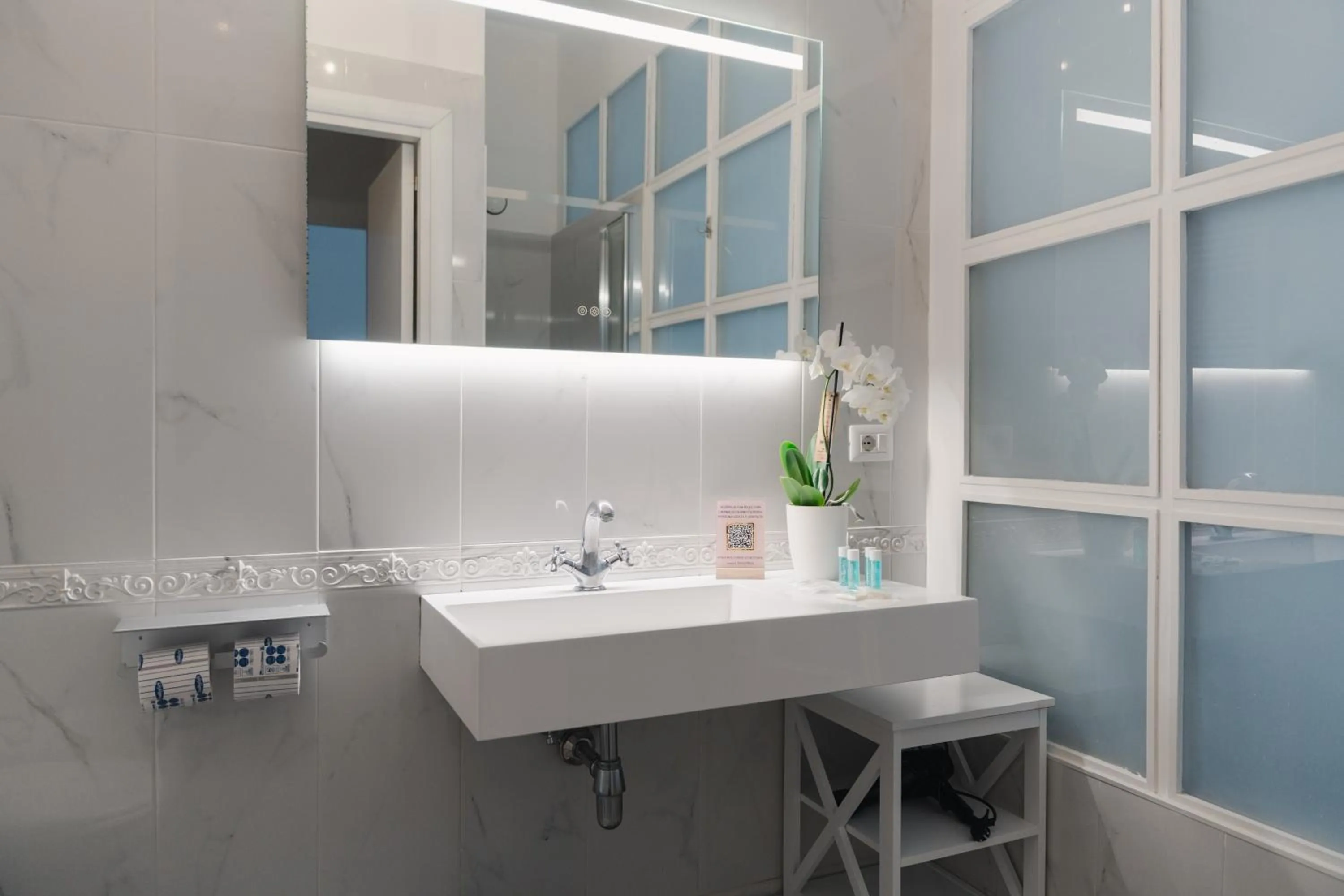 Bathroom in Palazzo Chiatamone