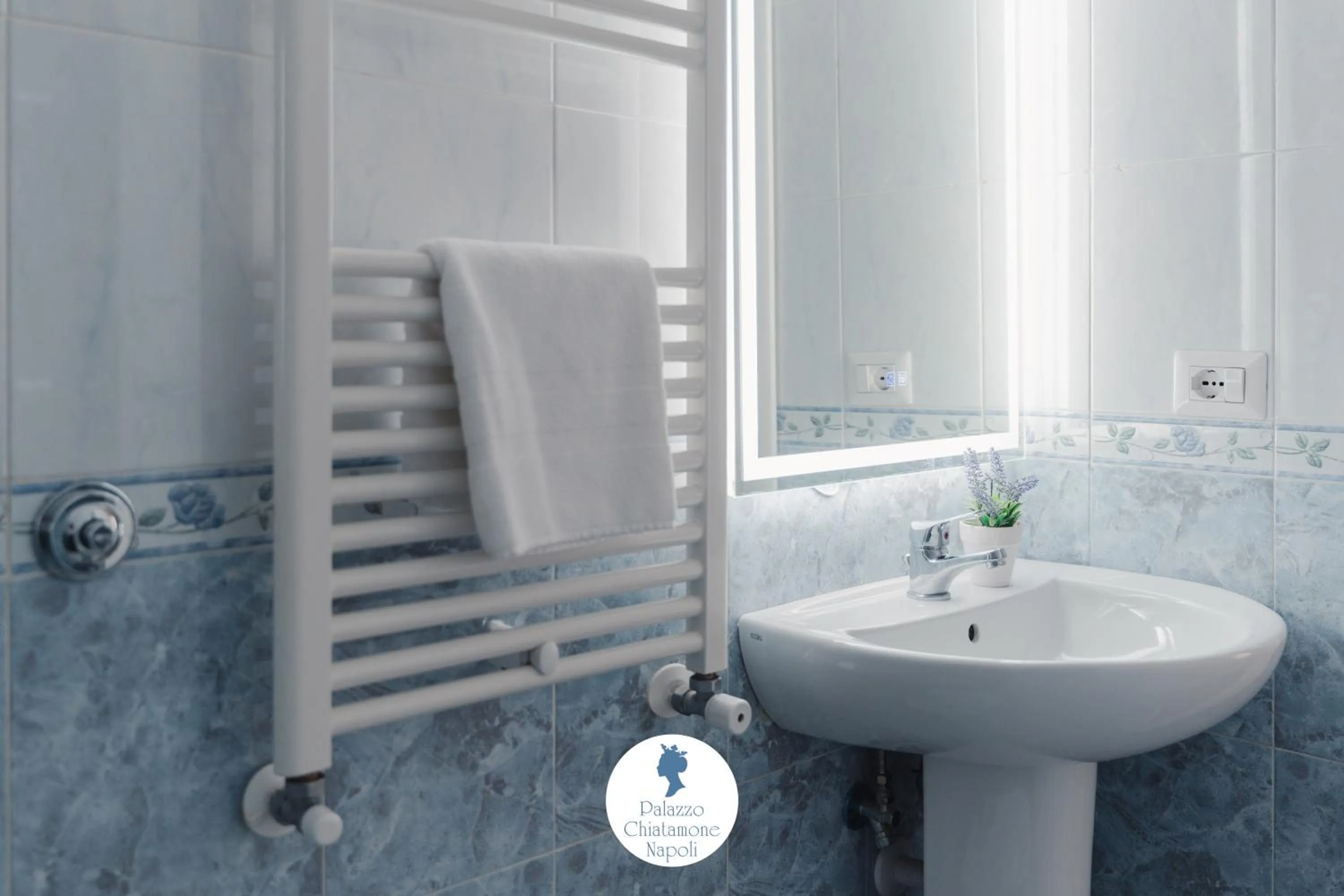 Bathroom in Palazzo Chiatamone