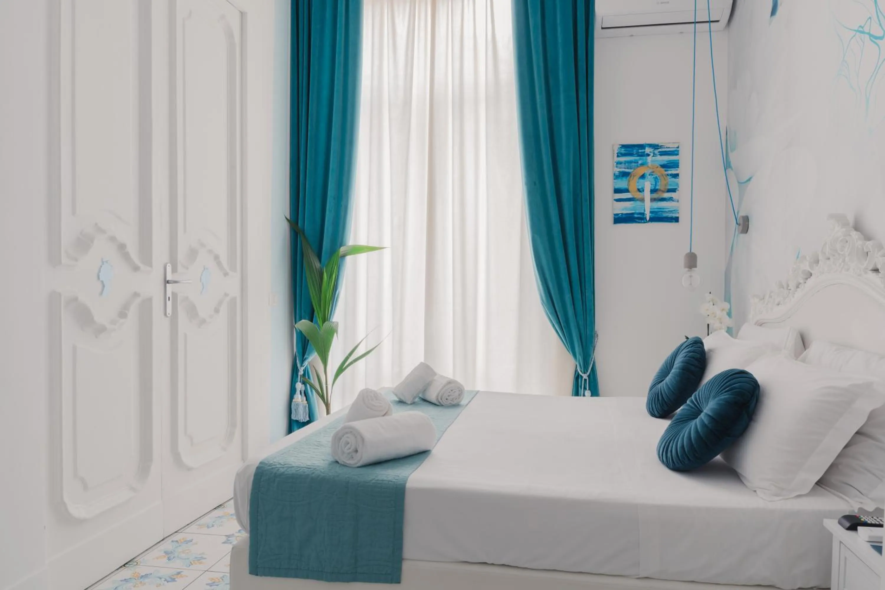 Bed in Palazzo Chiatamone