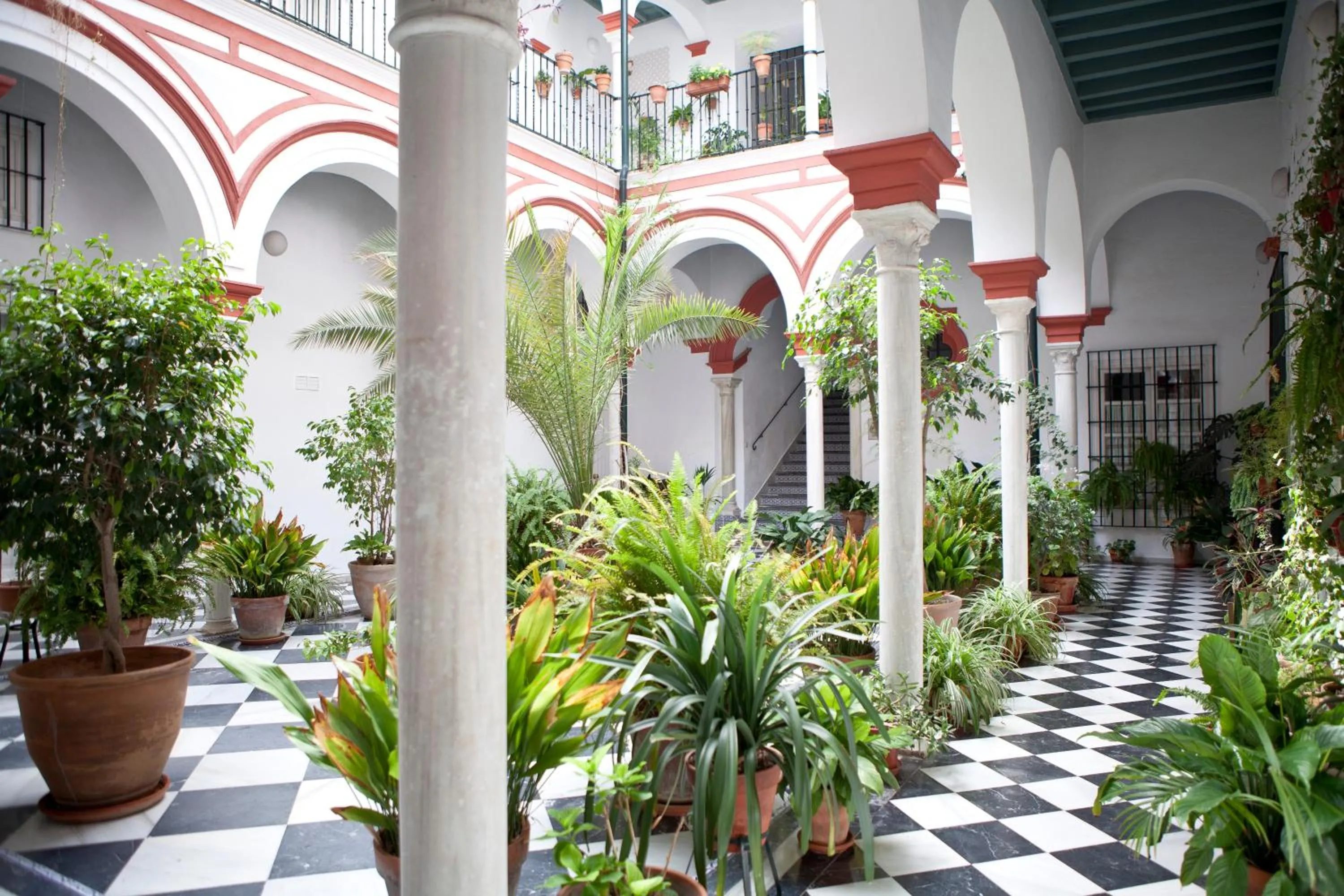 Patio in Casa Palacio, La Giralda