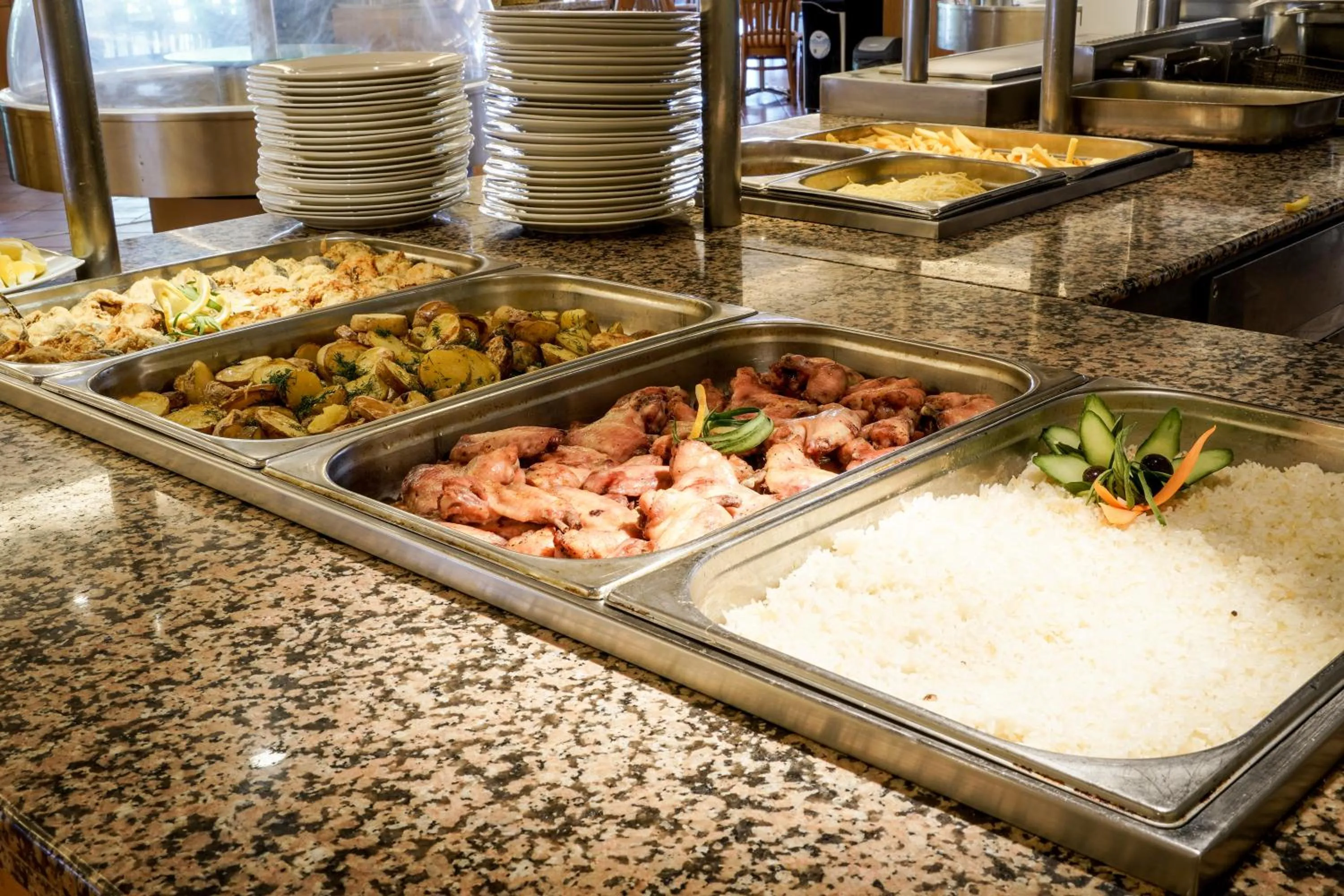 Restaurant/places to eat in Hotel Malibu