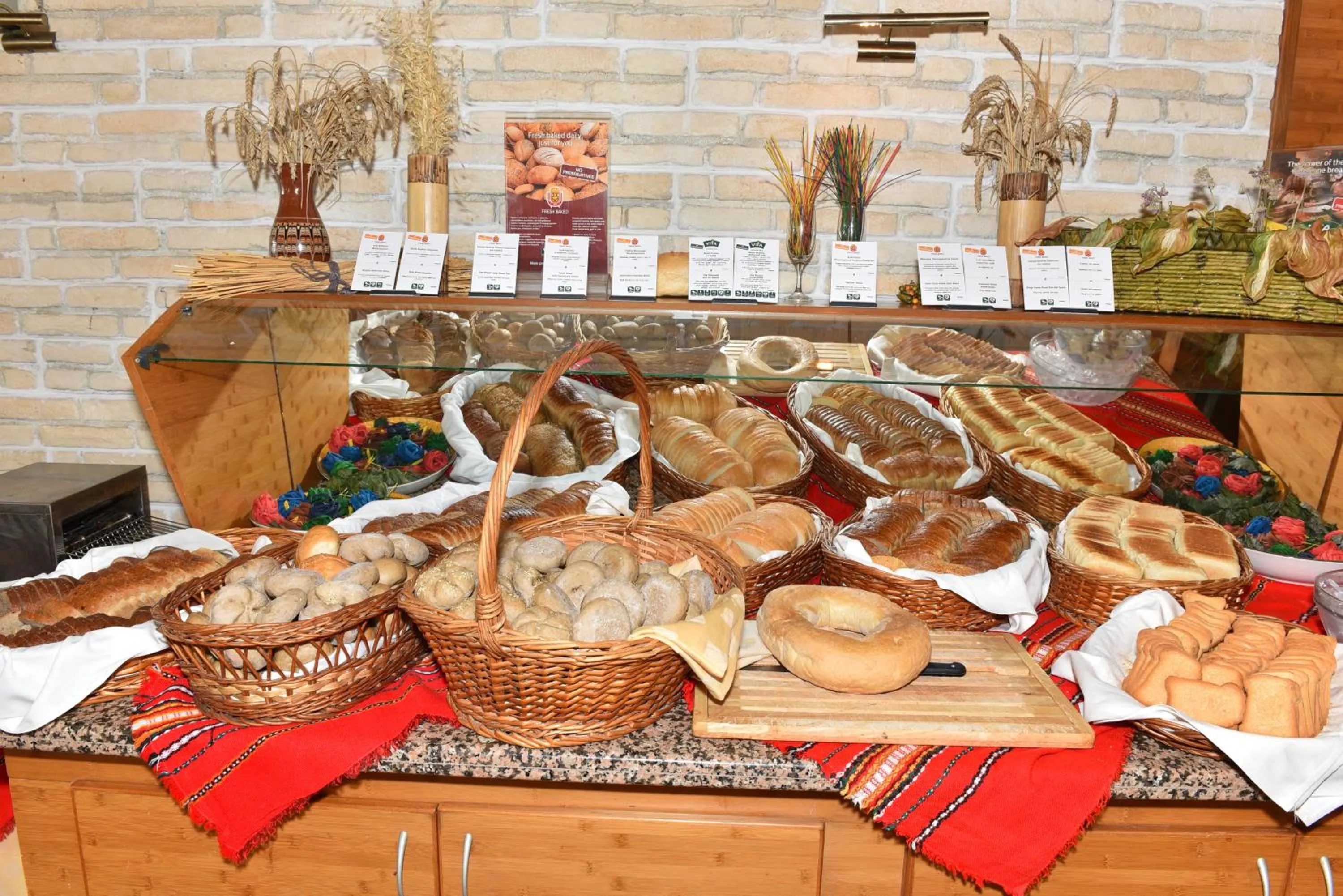 Restaurant/places to eat in Hotel Malibu