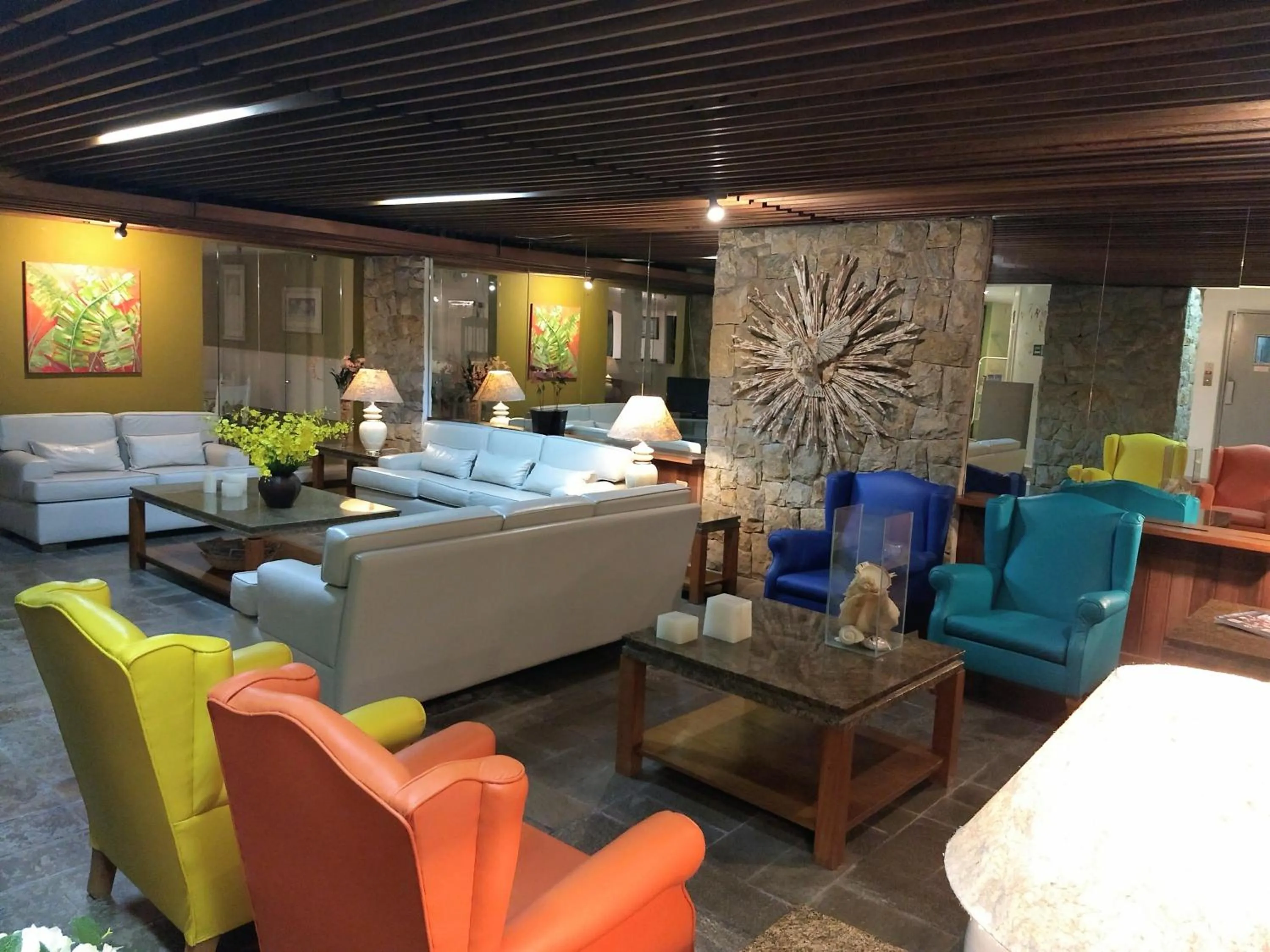 Communal lounge/ TV room in Ubatuba Palace Hotel