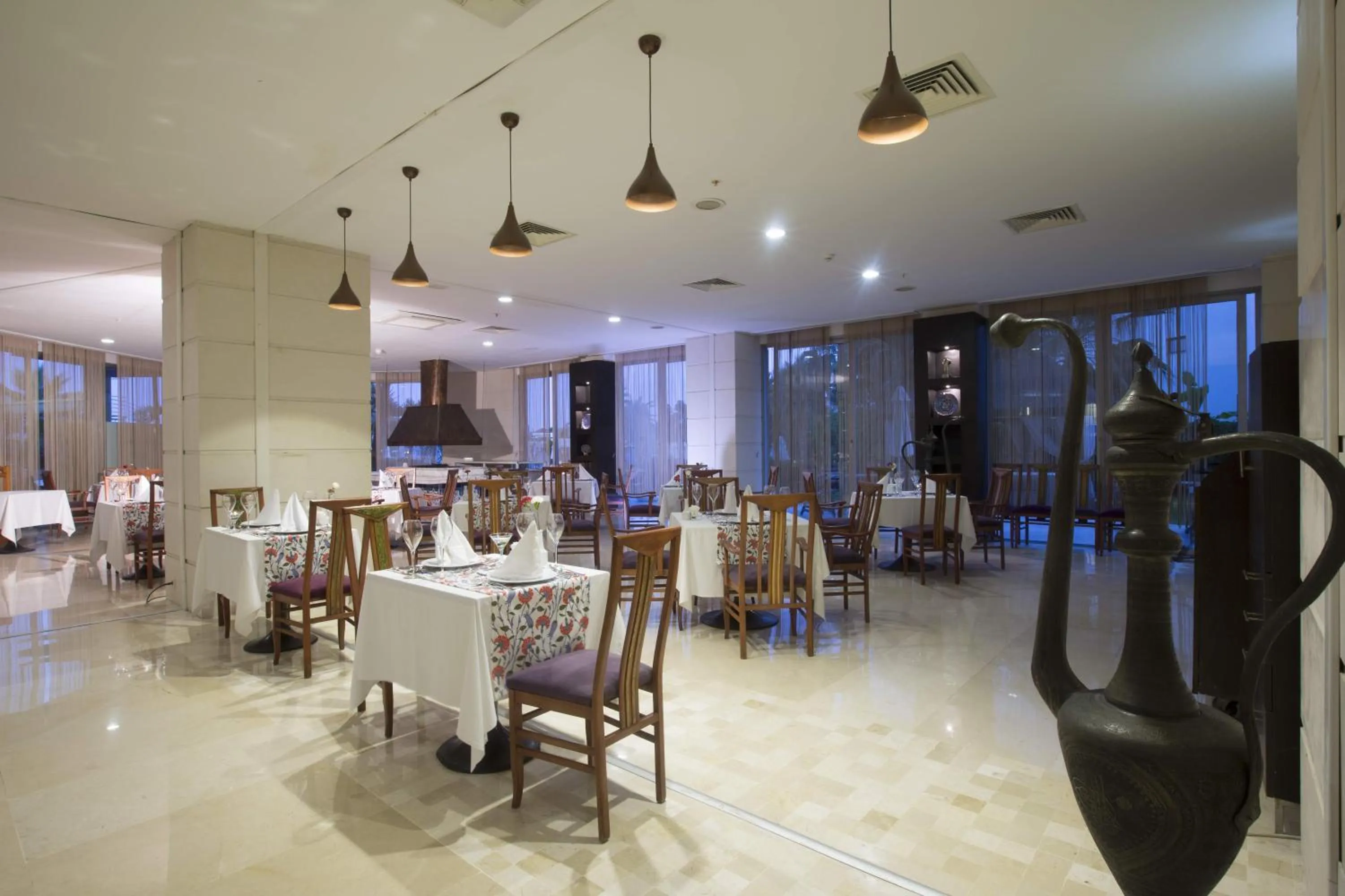 Restaurant/places to eat in Washington Resort Hotel & Spa