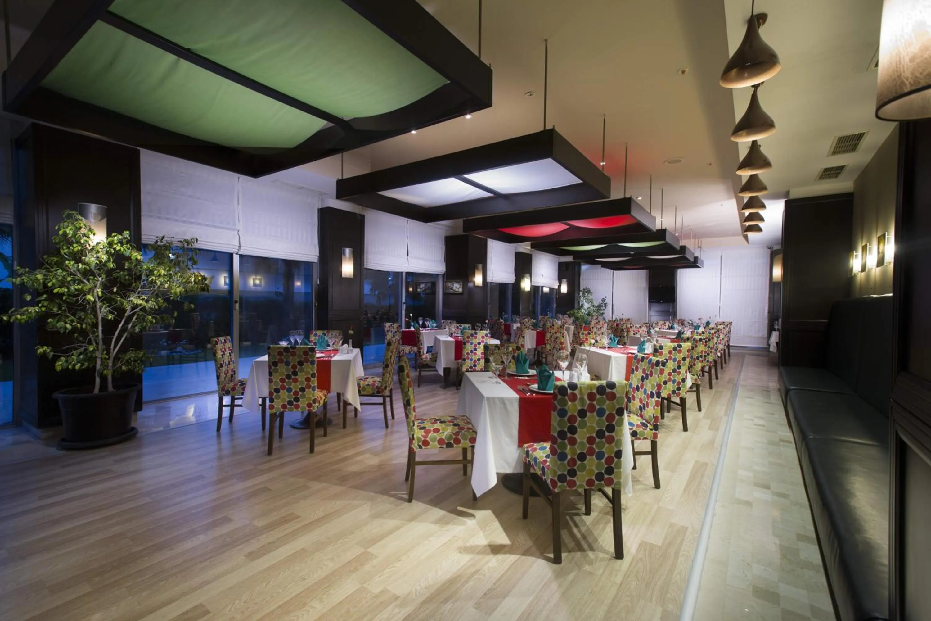 Restaurant/places to eat in Washington Resort Hotel & Spa