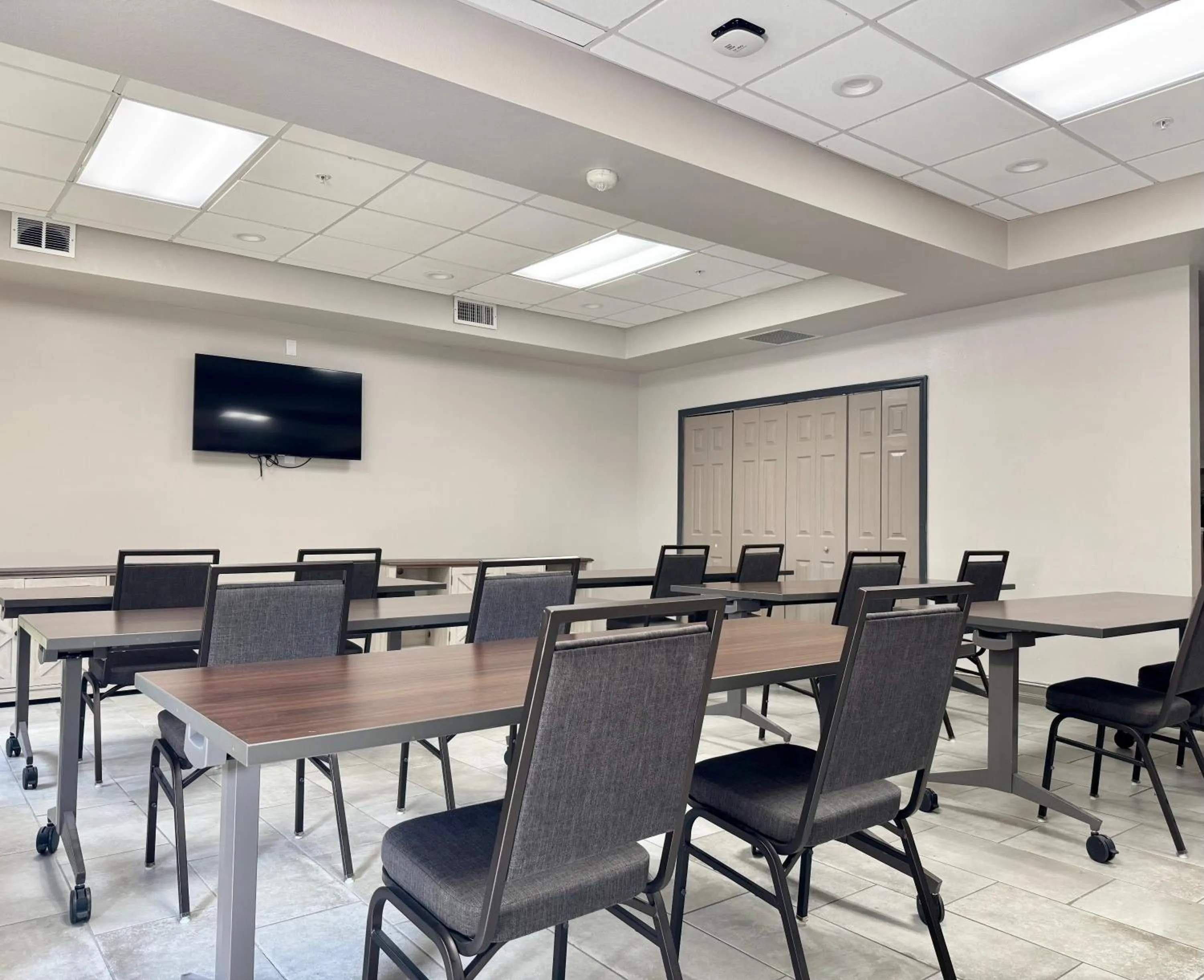 Meeting/conference room in Country Inn & Suites by Radisson, Port Charlotte, FL