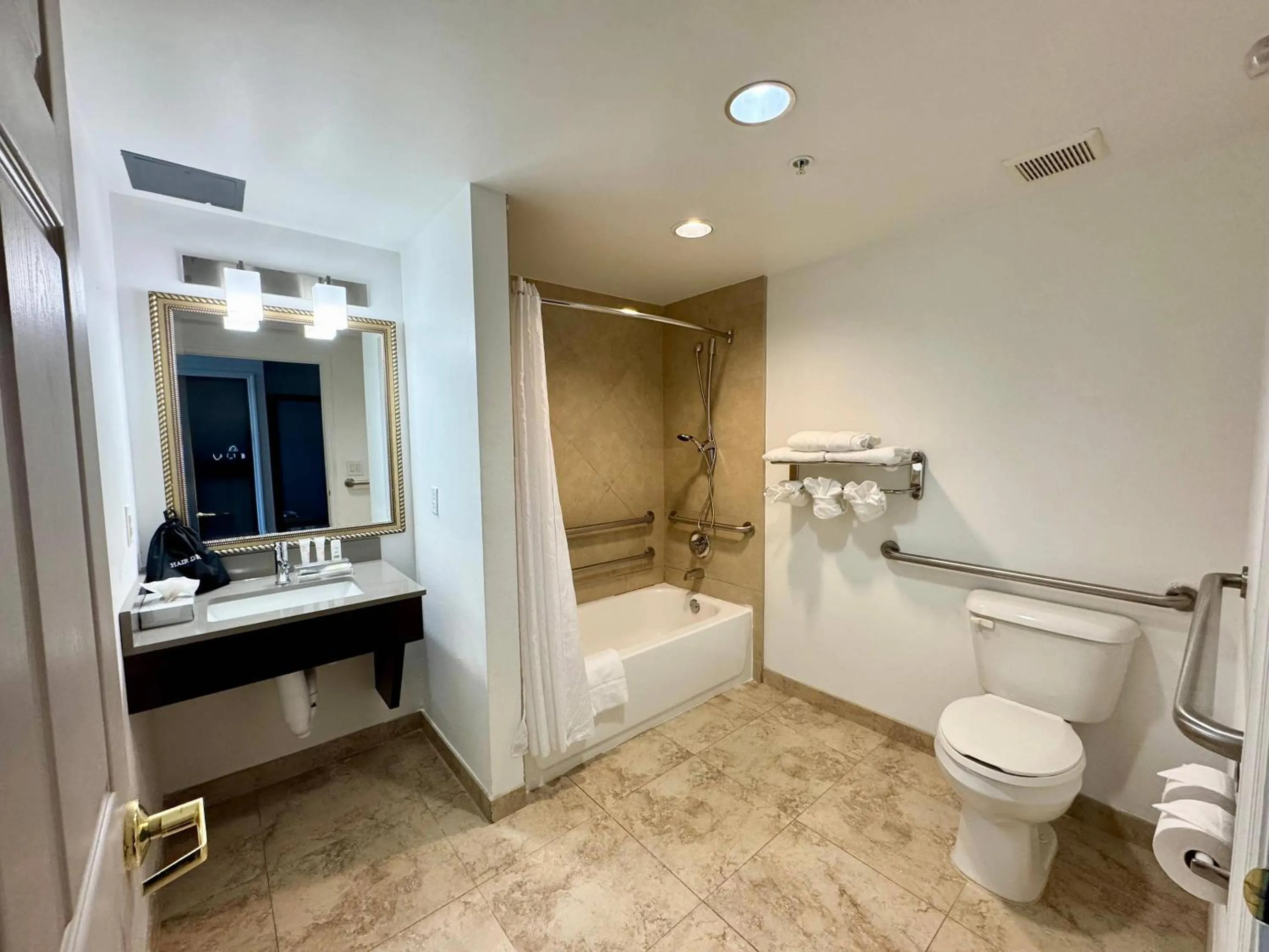 Bedroom in Country Inn & Suites by Radisson, Port Charlotte, FL