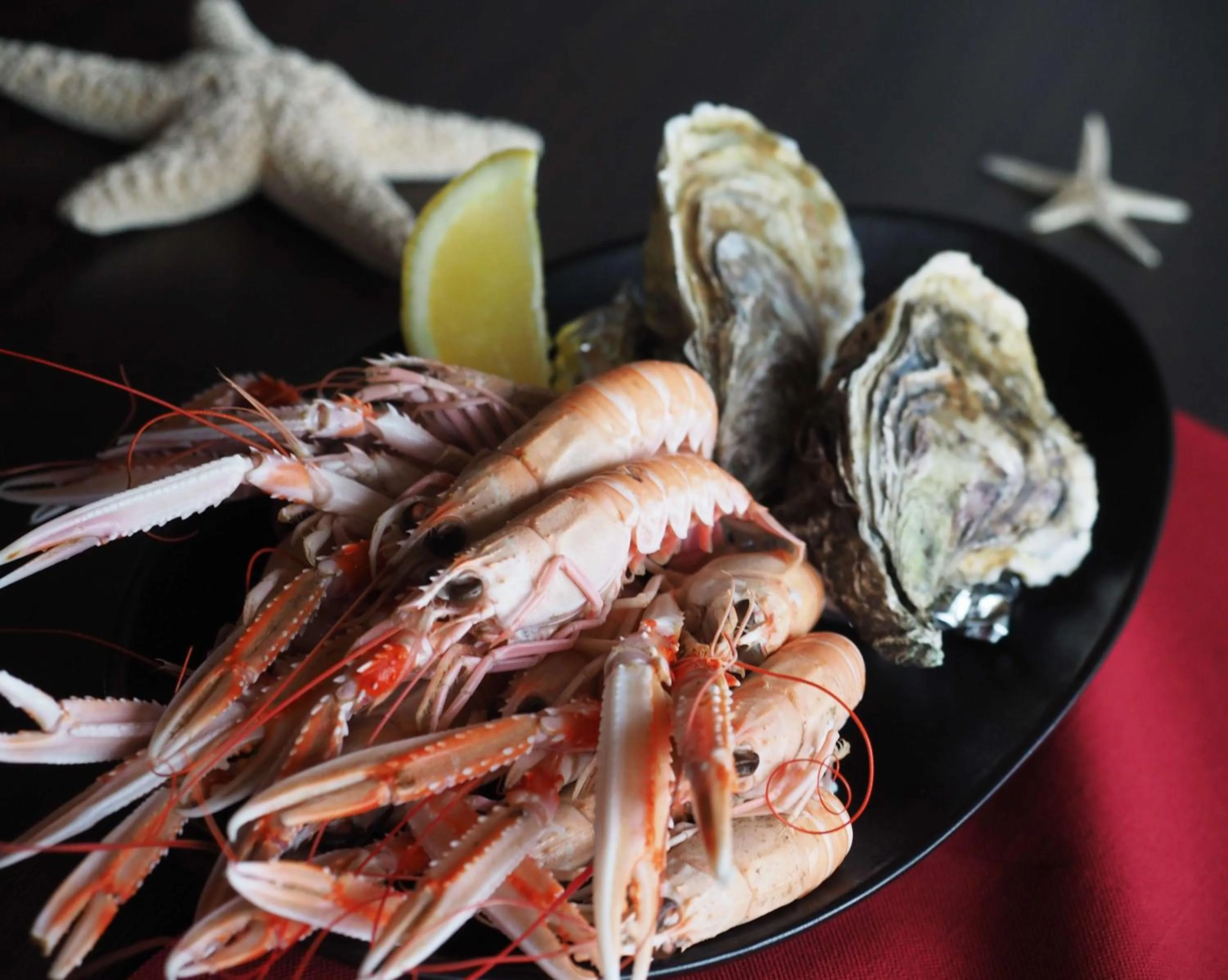 Food and drinks in Brit Hôtel De L'océan