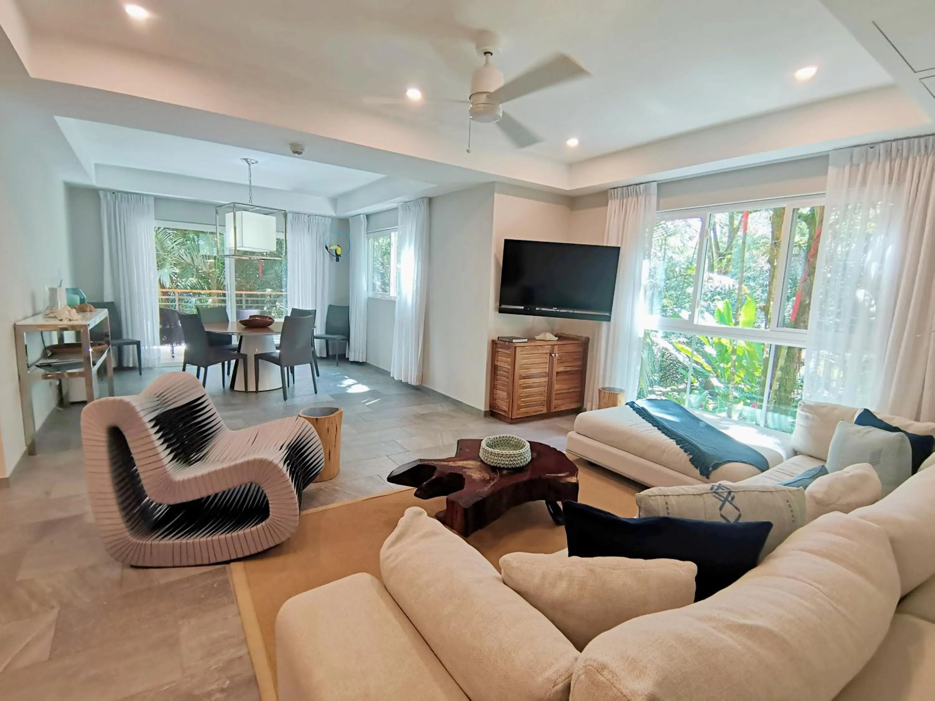 TV and multimedia in Elan at Ballena Beach