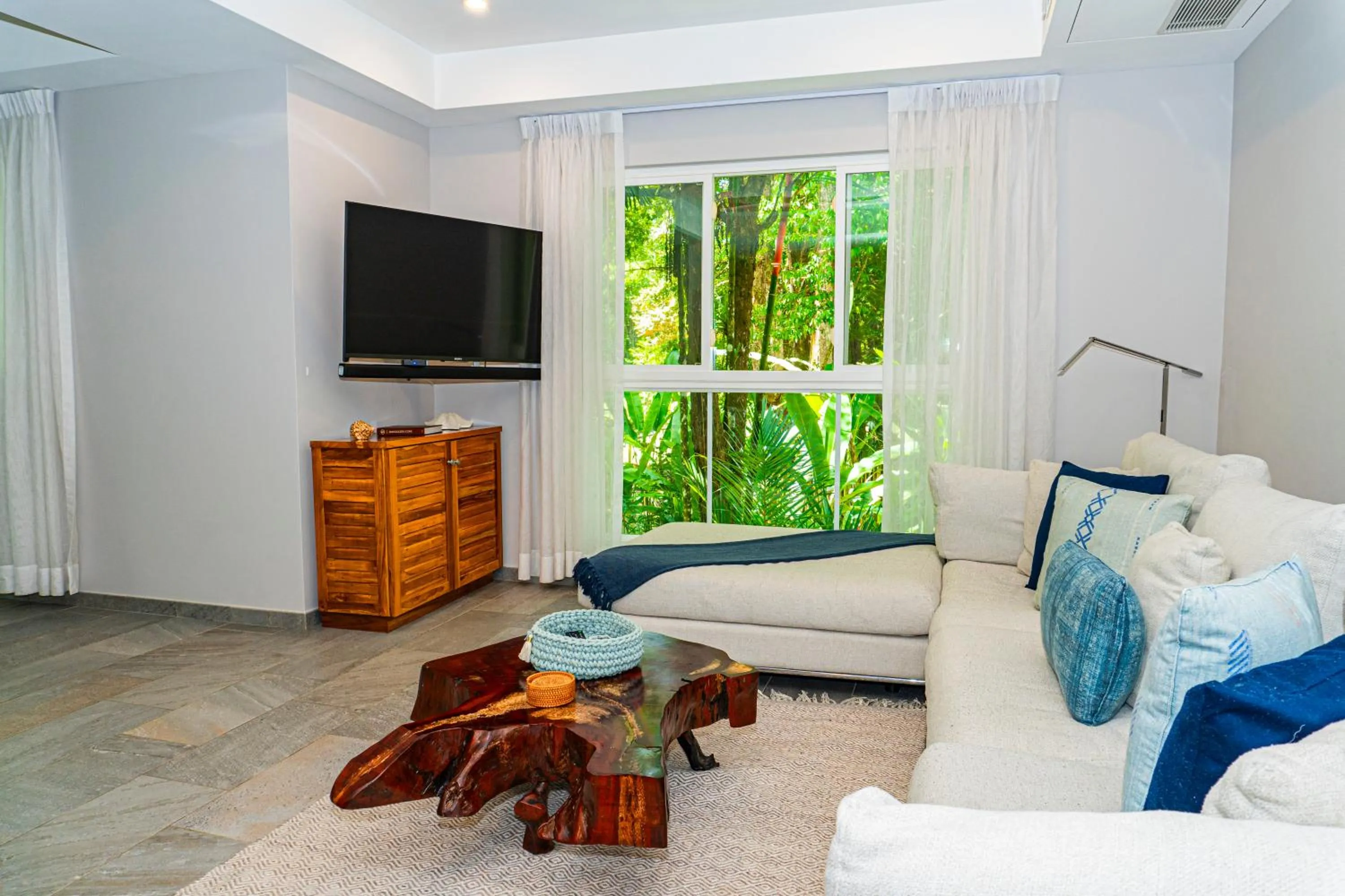 TV and multimedia, Bed in Elan at Ballena Beach
