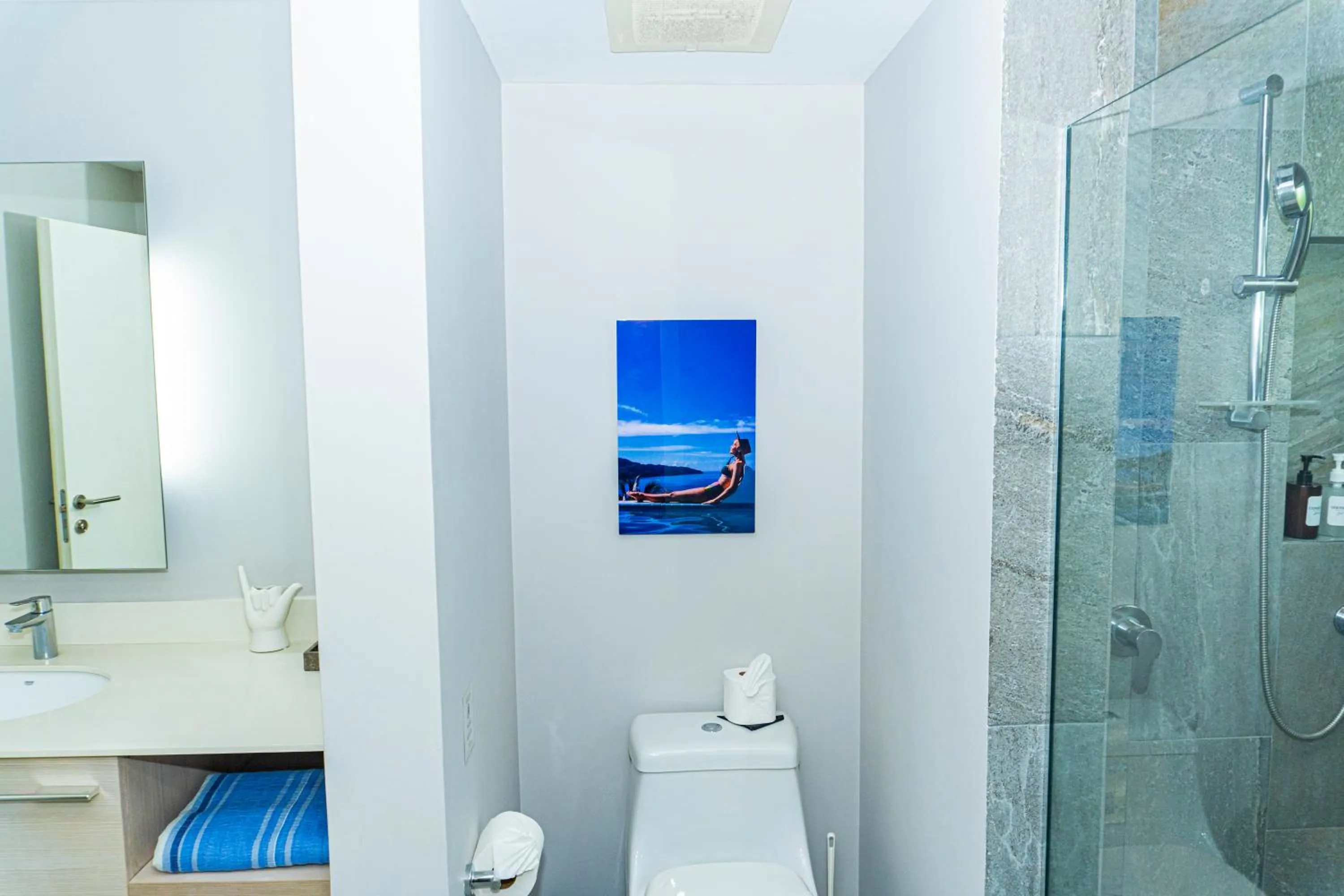 Shower in Elan at Ballena Beach