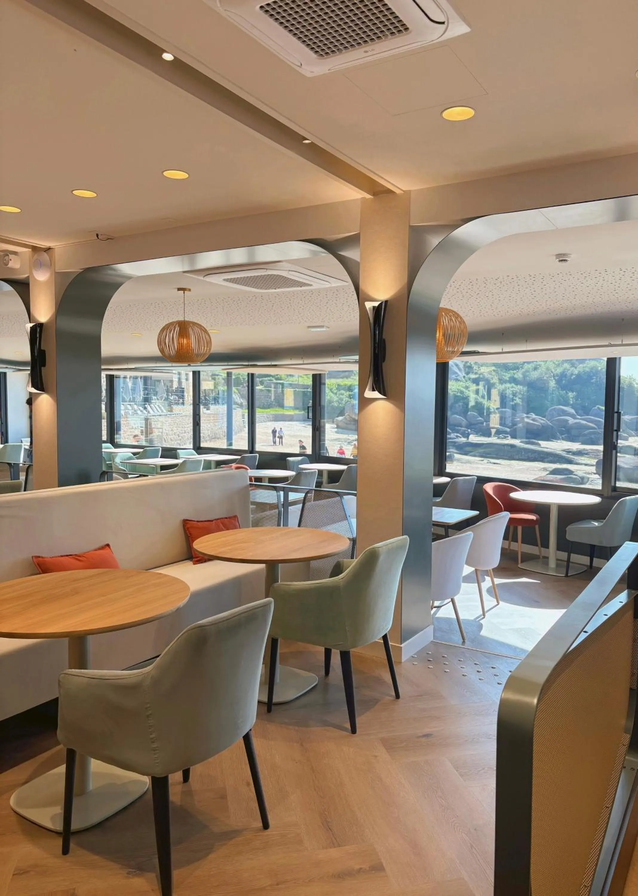 Restaurant/places to eat in Logis Hôtel Saint Guirec Et De La Plage