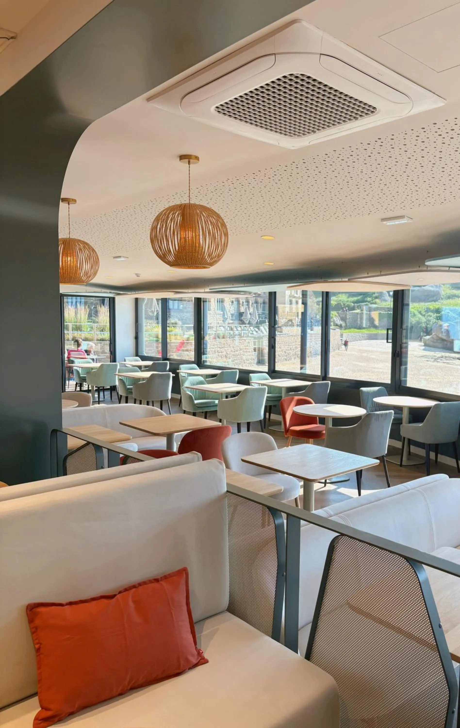 Restaurant/places to eat in Logis Hôtel Saint Guirec Et De La Plage