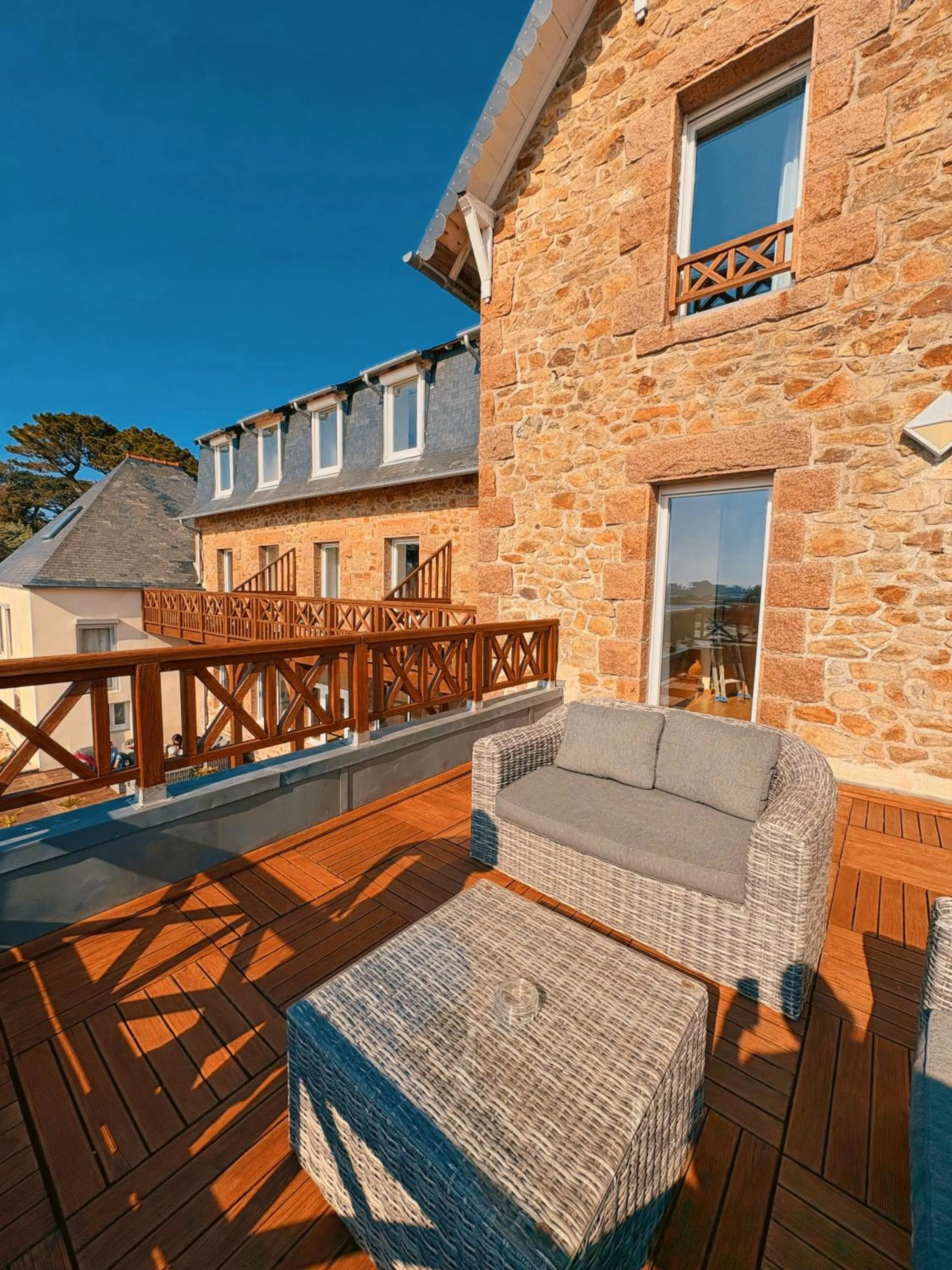 Balcony/Terrace in Logis Hôtel Saint Guirec Et De La Plage