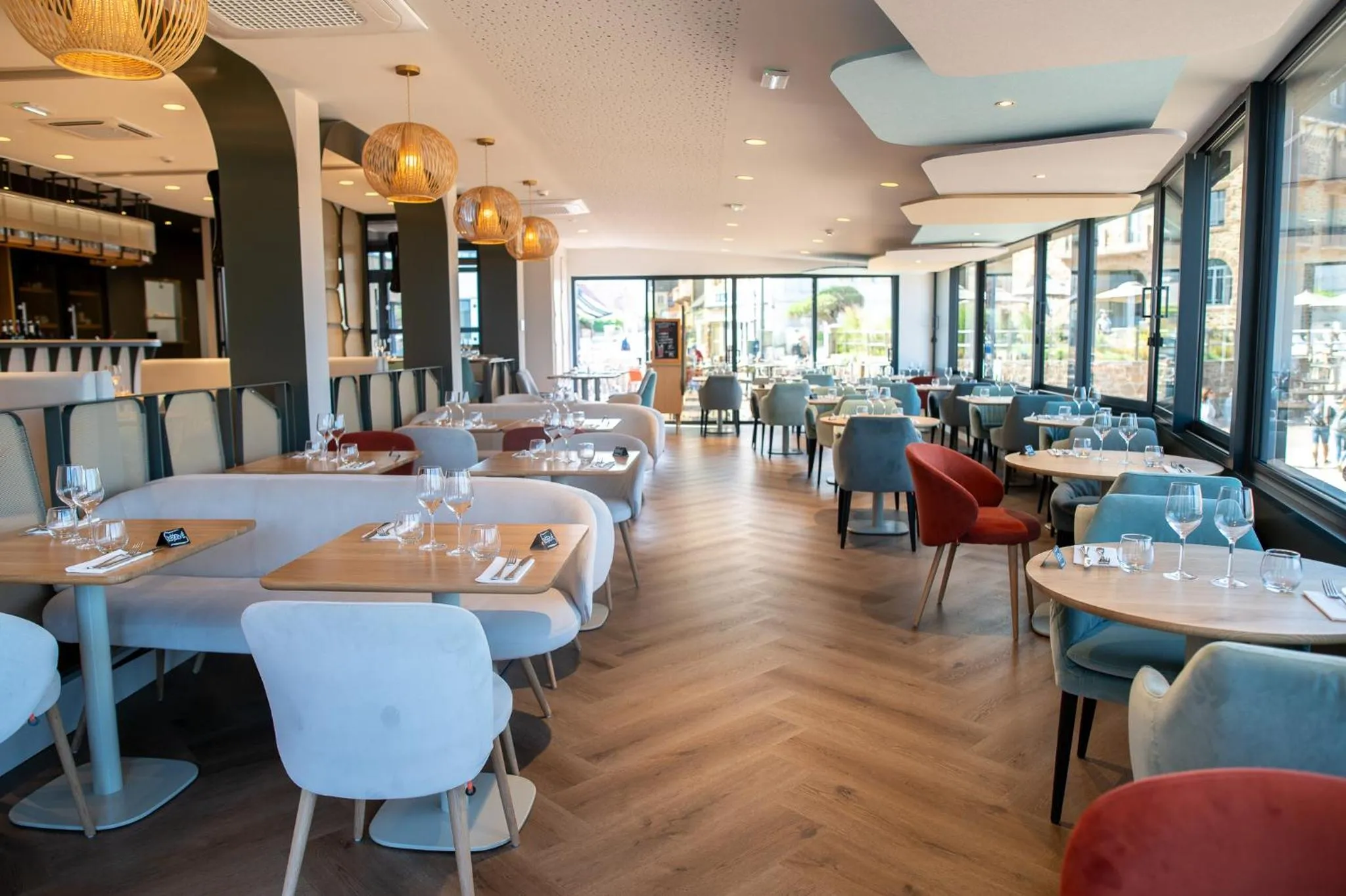 Restaurant/places to eat in Logis Hôtel Saint Guirec Et De La Plage