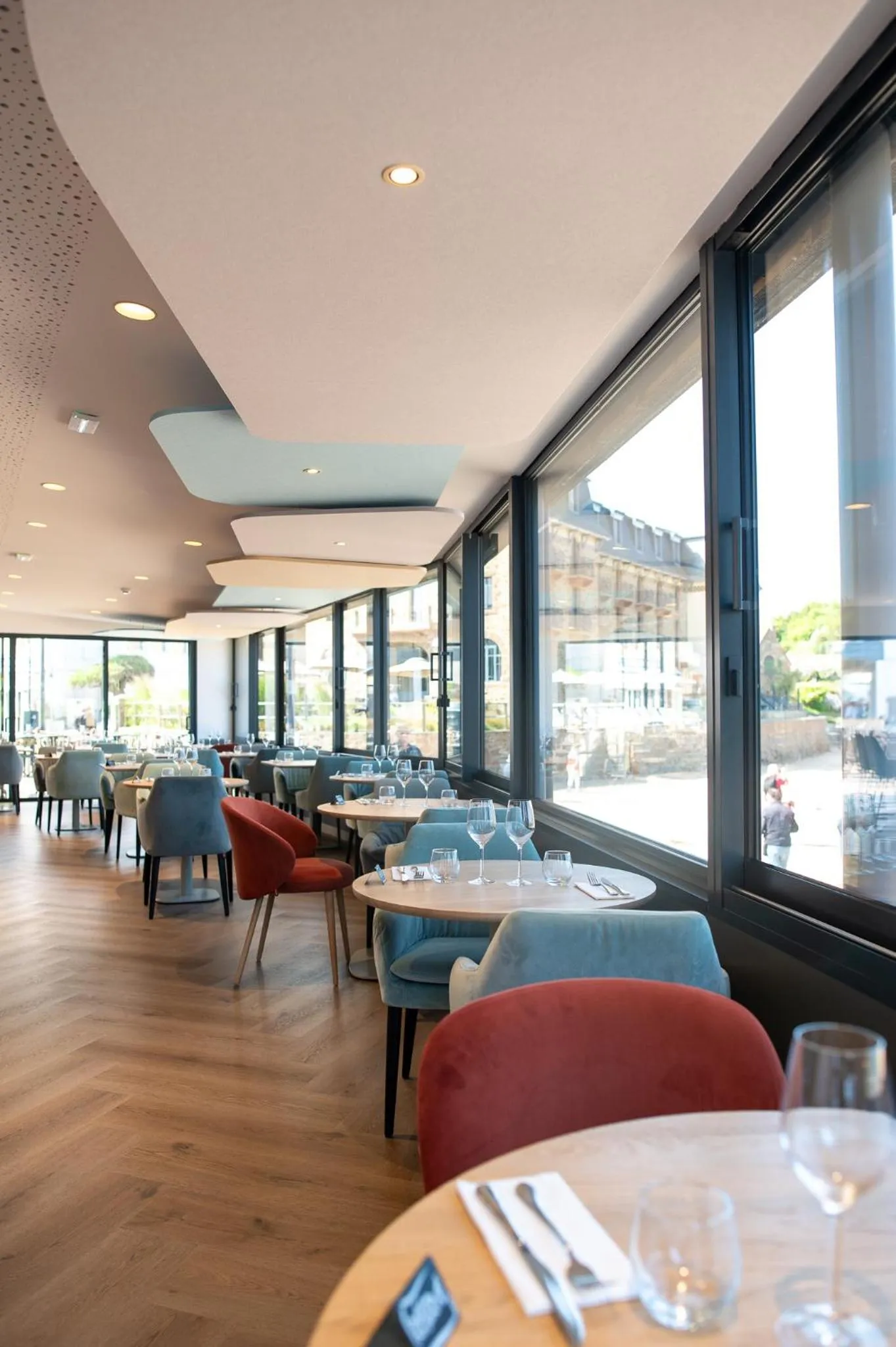 Restaurant/places to eat in Logis Hôtel Saint Guirec Et De La Plage