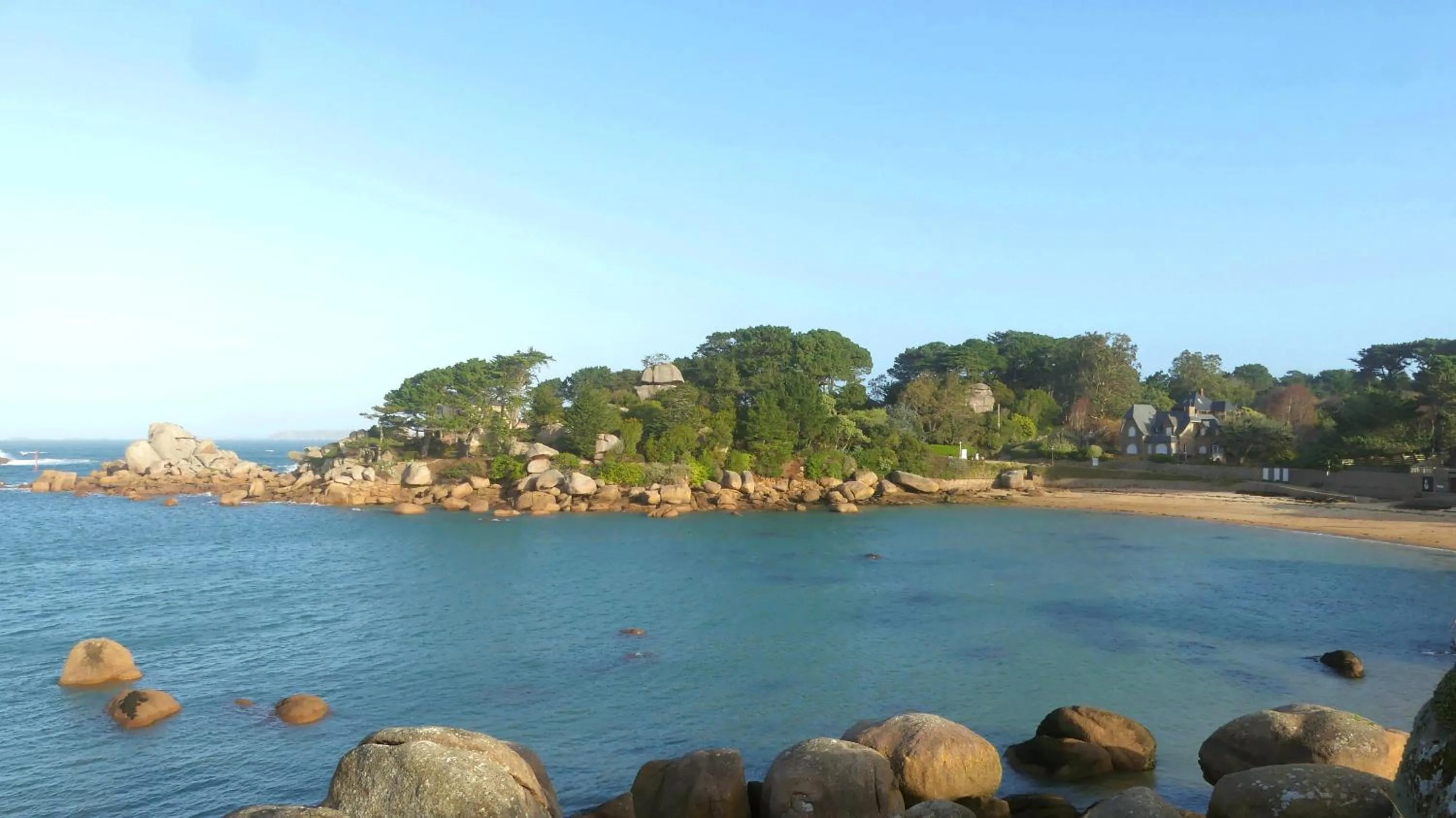 Beach in Logis Hôtel Saint Guirec Et De La Plage