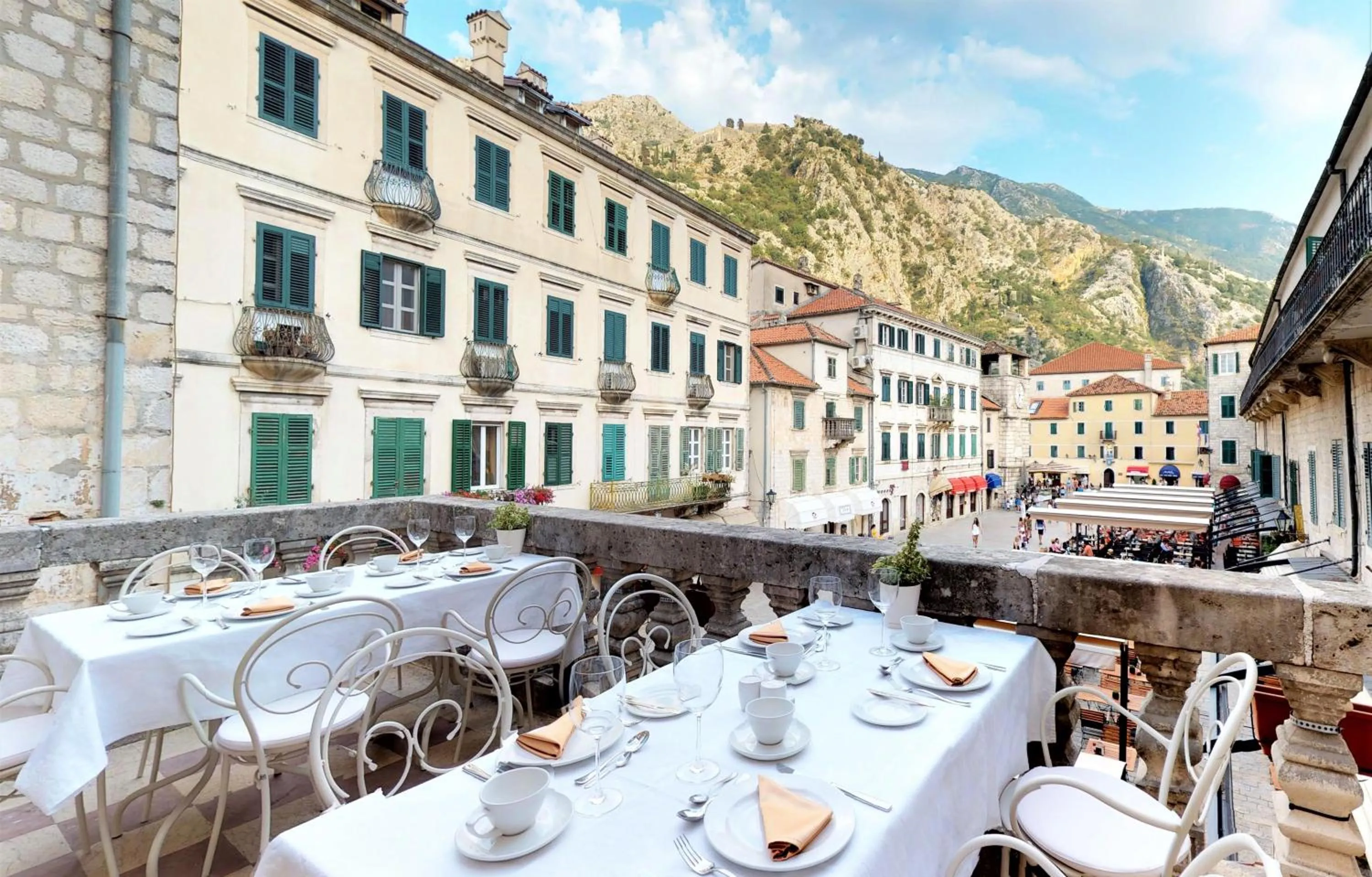 Restaurant/places to eat in Historic Boutique Hotel Cattaro